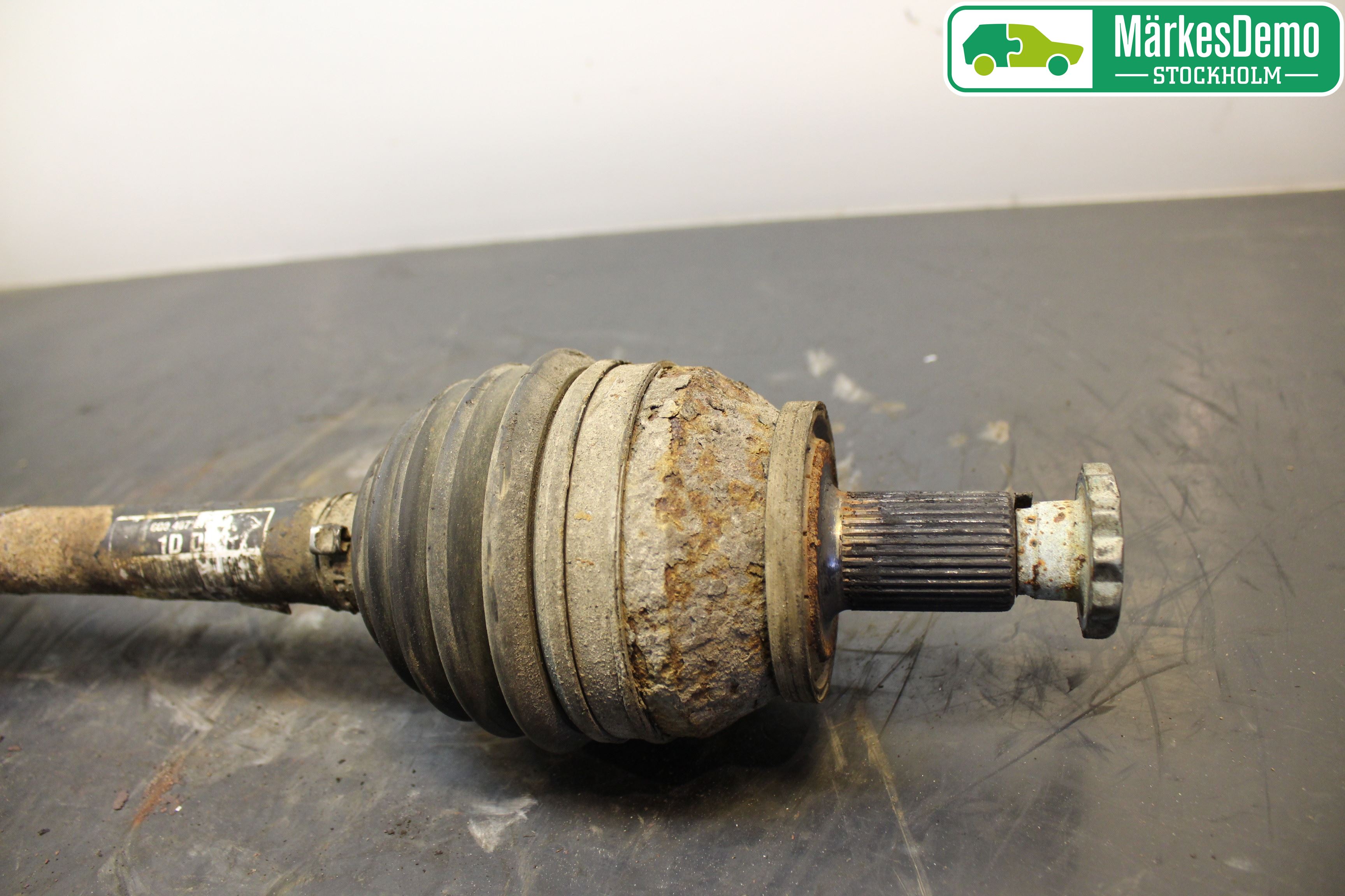 Volkswagen VW POLO 05-09 Drivaksel Foran Kompl Venstre