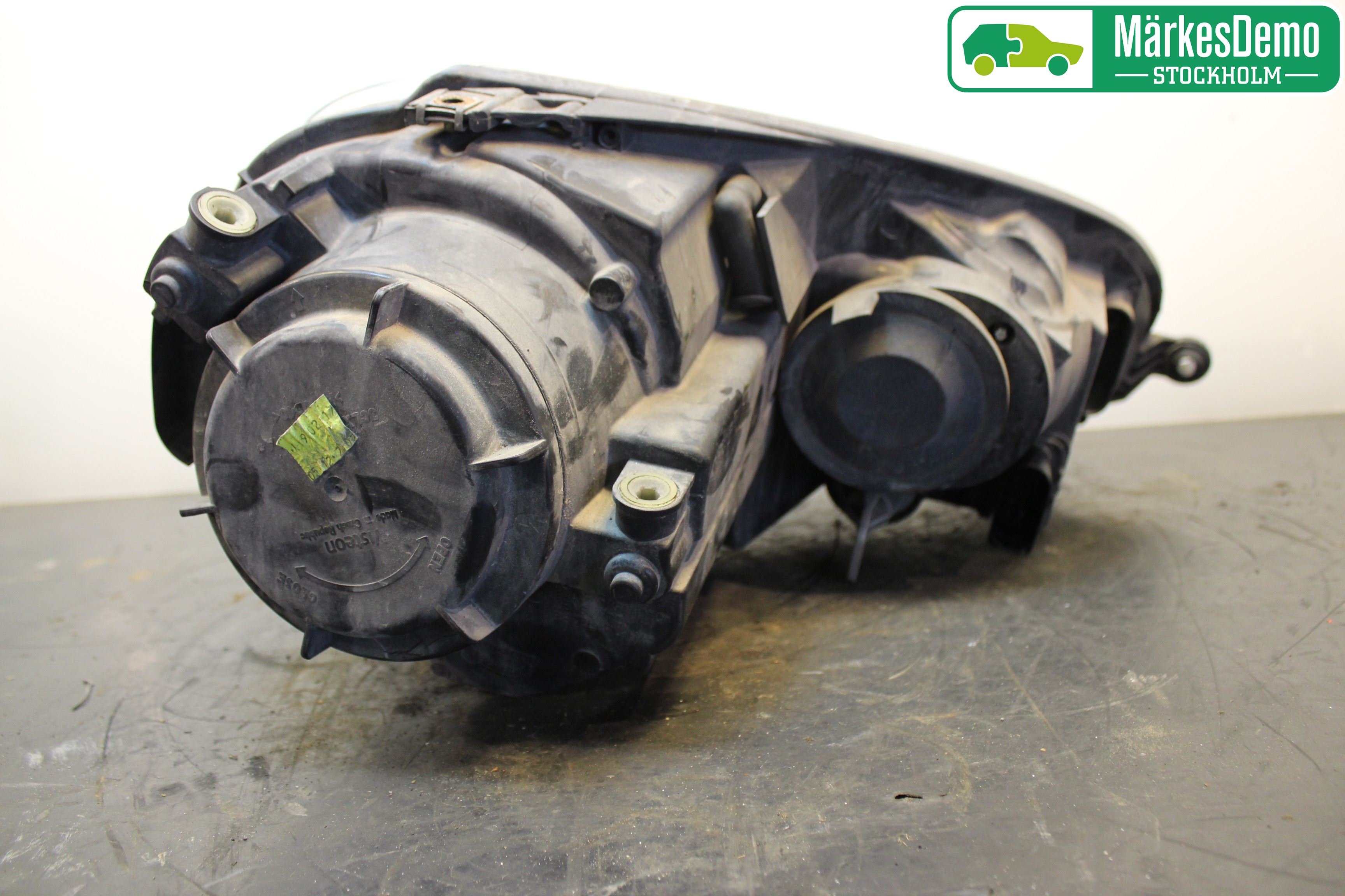 Volkswagen VW GOLF V 04-09 Frontlykt Venstre