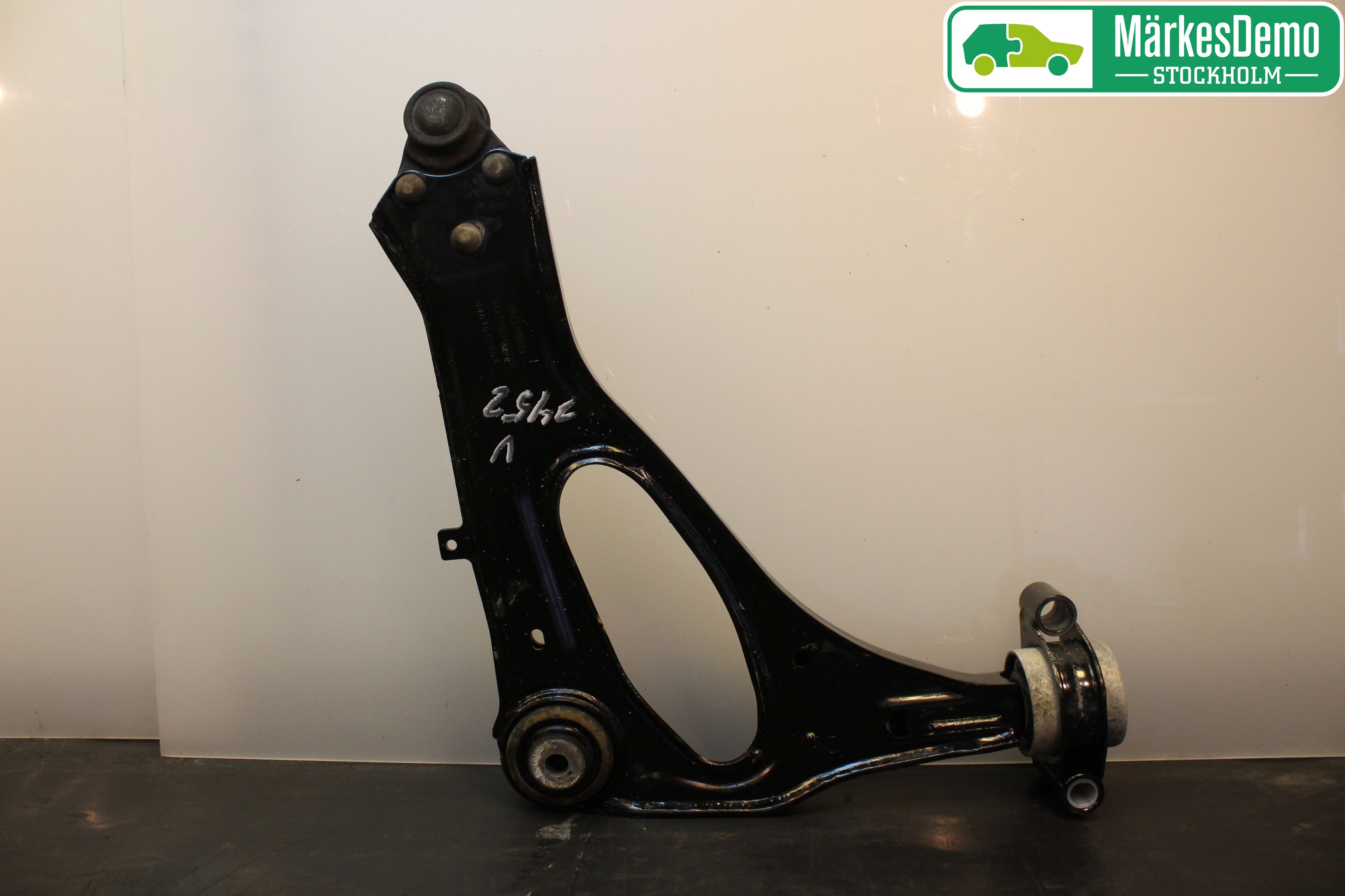 Mercedes-Benz MB VITO/V-KLASS (W640,W447,W448) 14- Bærearm Foran Venstre Nedre