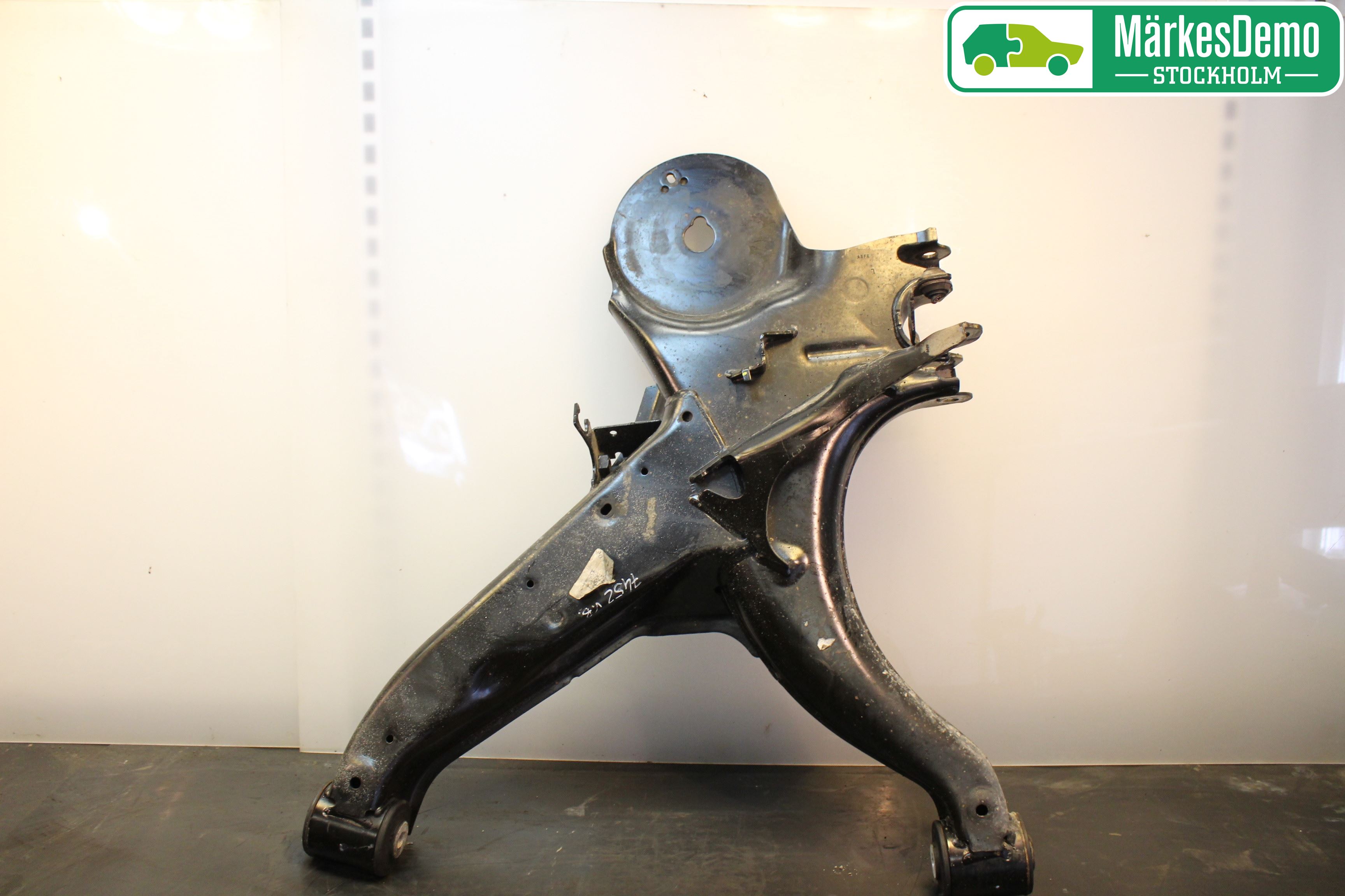 Mercedes-Benz MB VITO/V-KLASS (W640,W447,W448) 14- Bærearm Bak Venstre