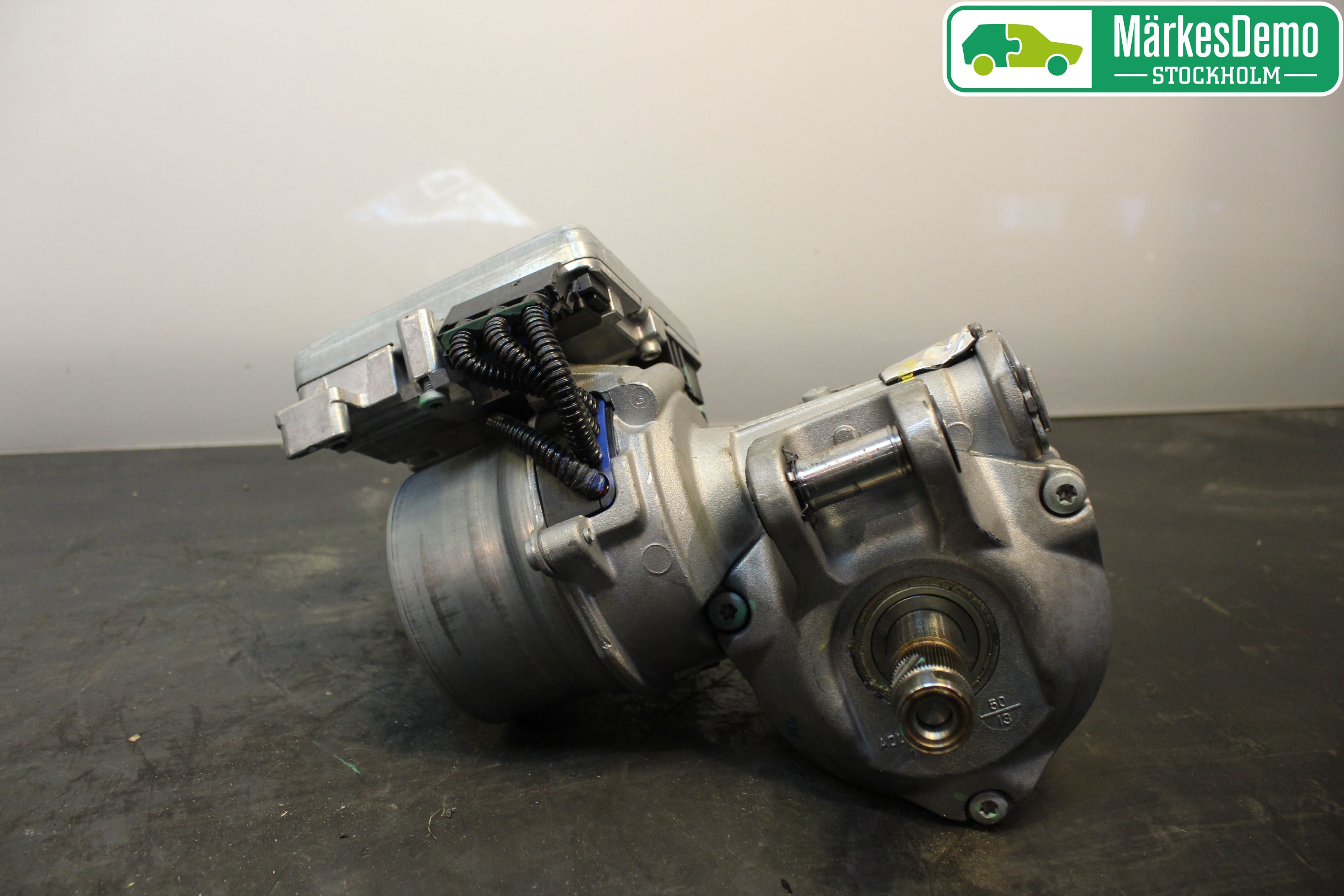 Skoda RAPID Rattakselaggregat Innebygd Servo