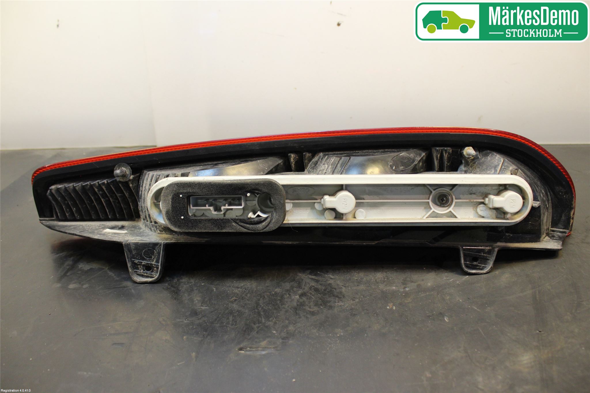 Ford FOCUS     04-07 Baklykt Venstre