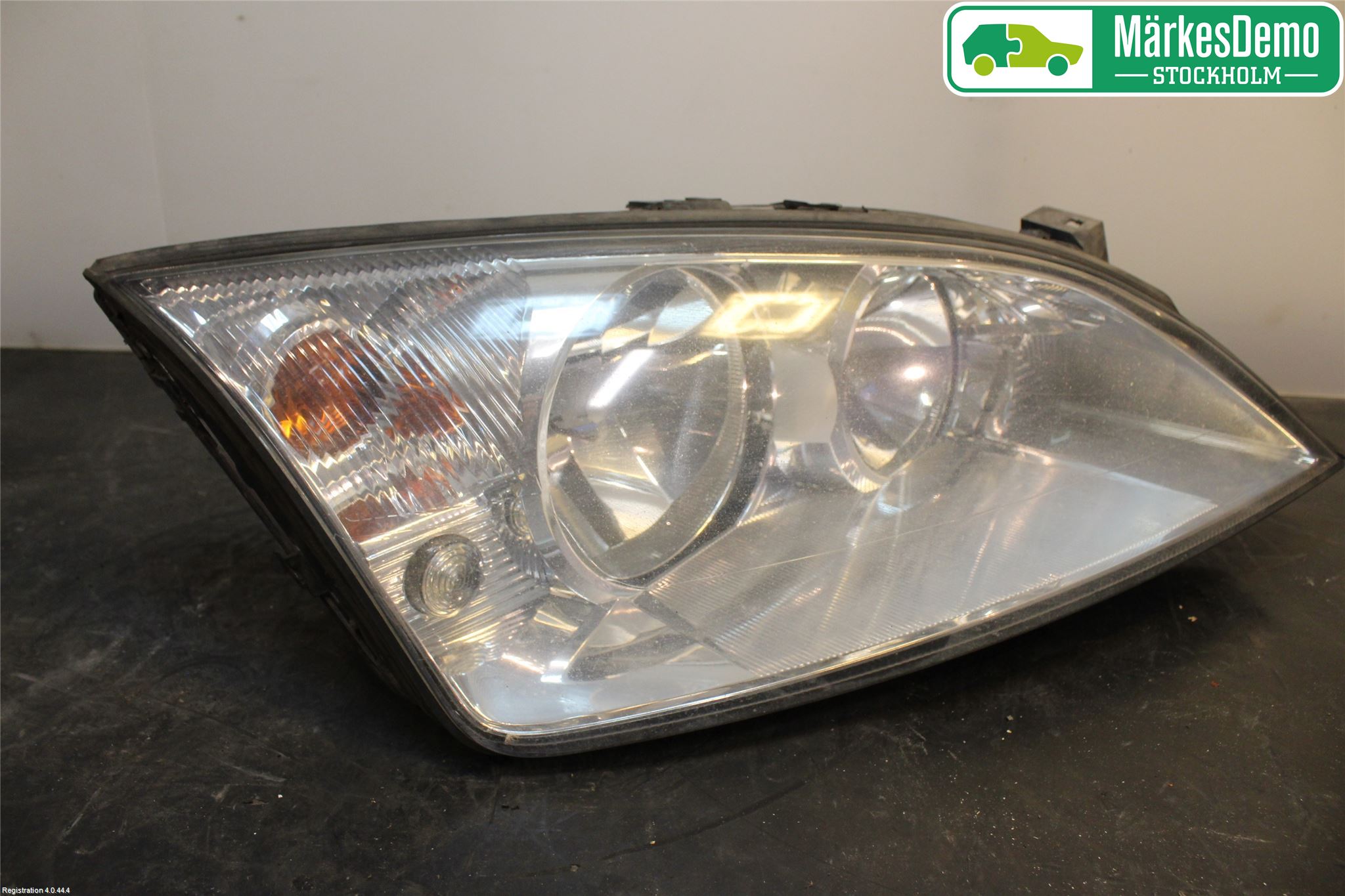 Ford MONDEO     01-06 Frontlykt Høyre