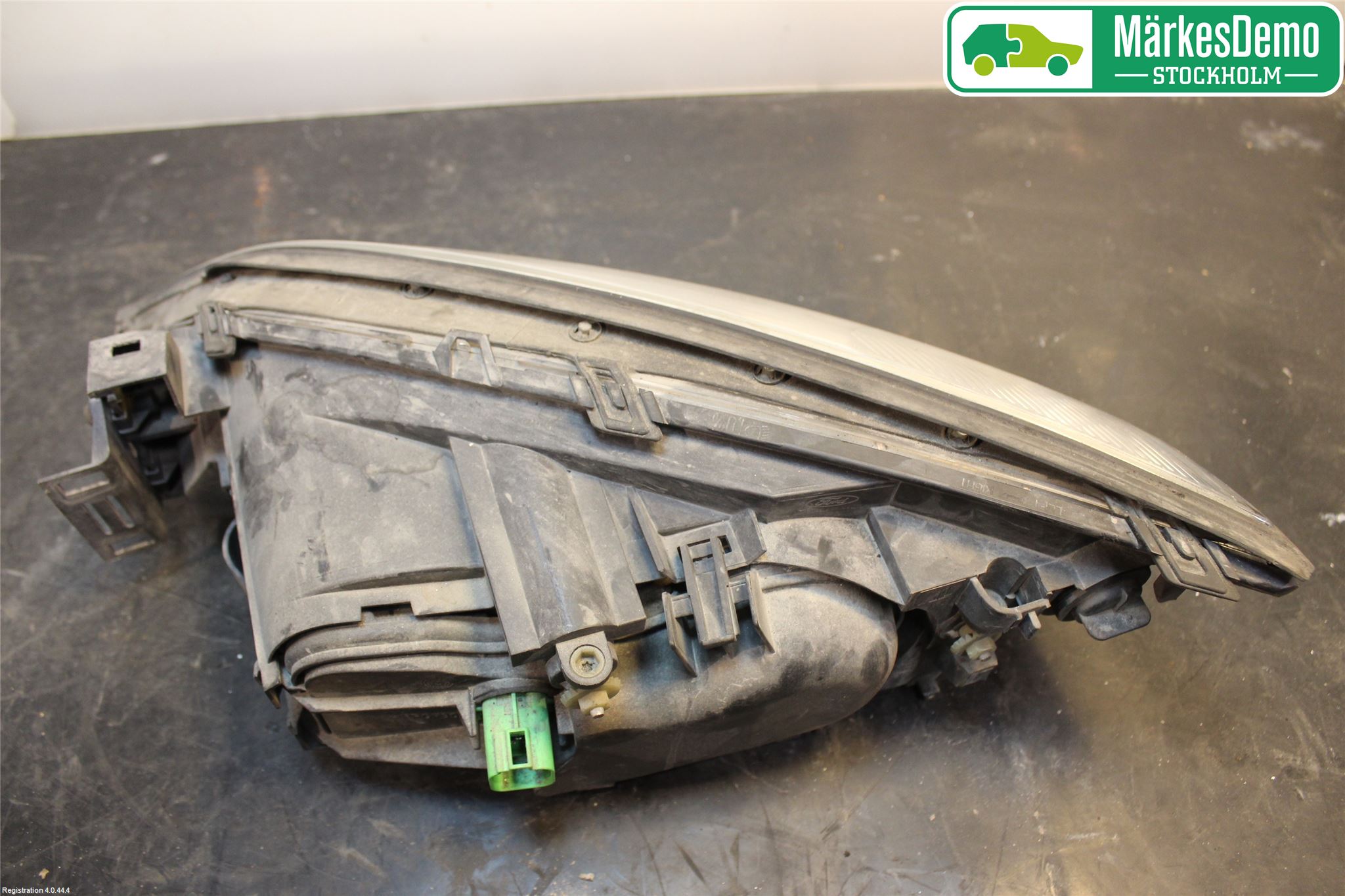 Ford MONDEO     01-06 Frontlykt Høyre