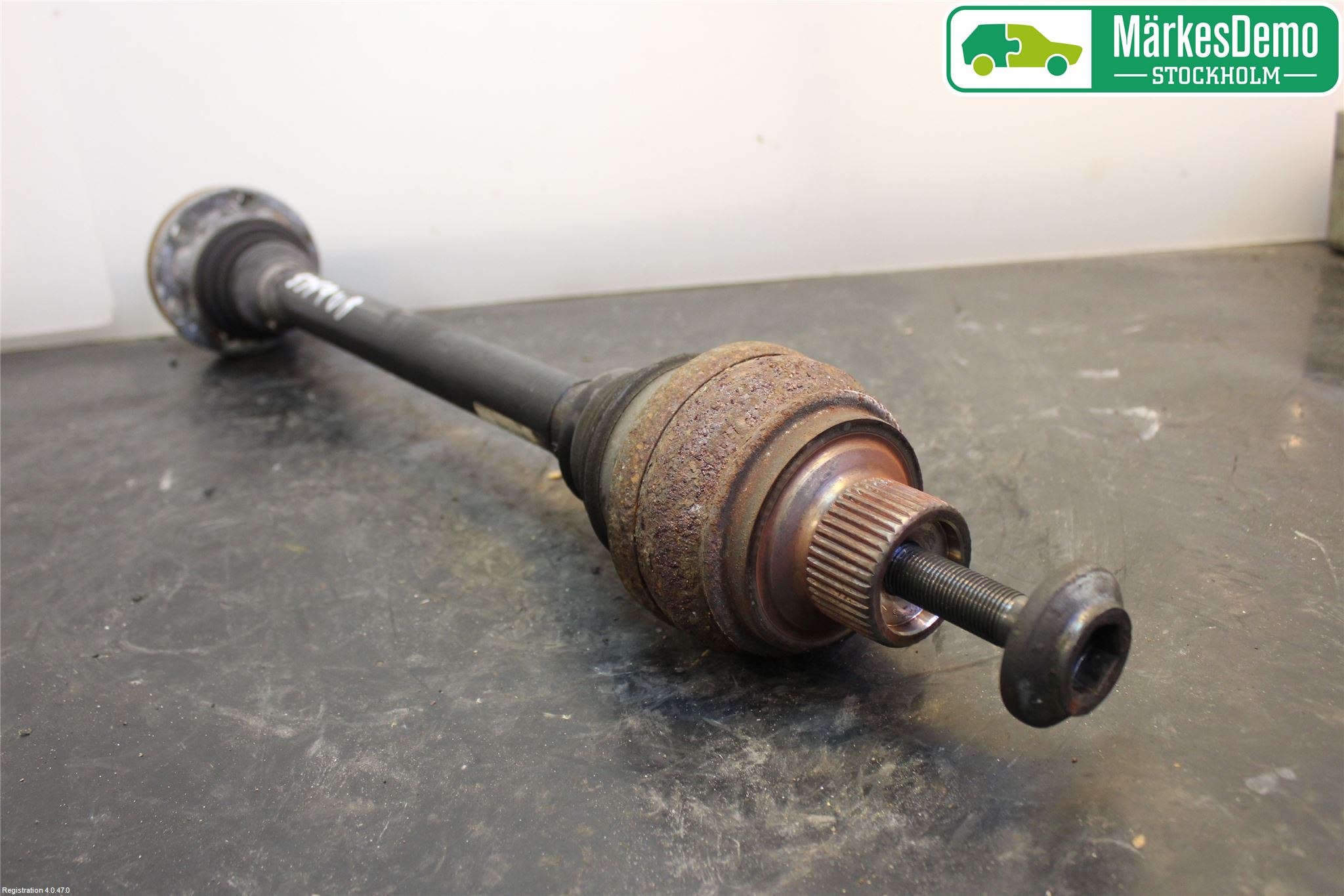 Audi A4/S4 08-11 Drivaksel Bak Kompl Venstre