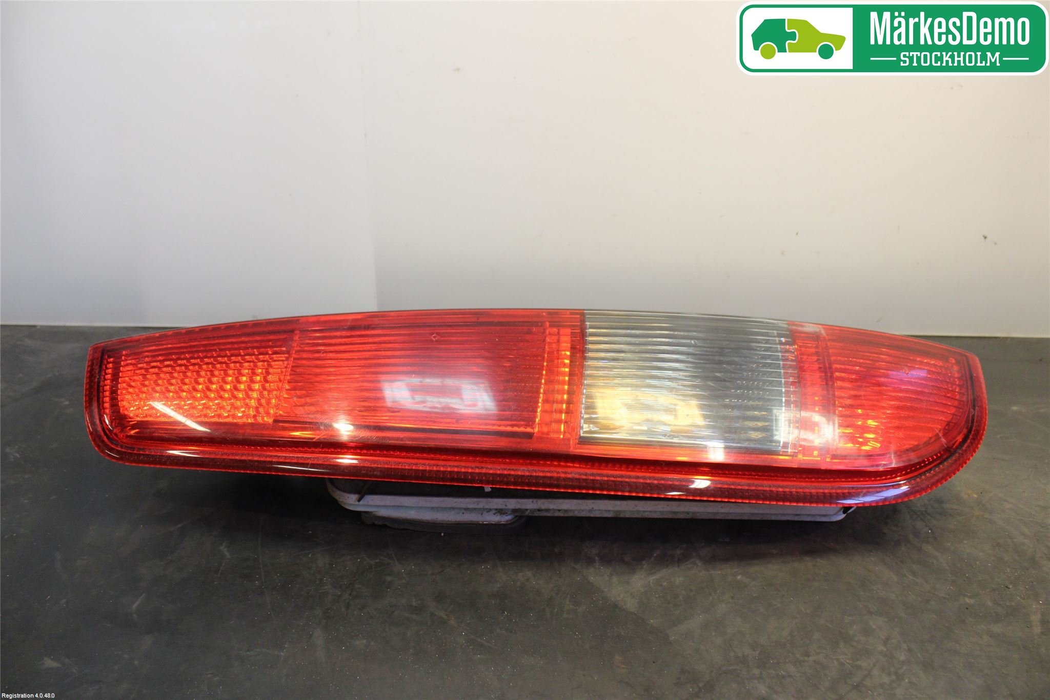 Ford FOCUS     04-07 Baklykt Venstre