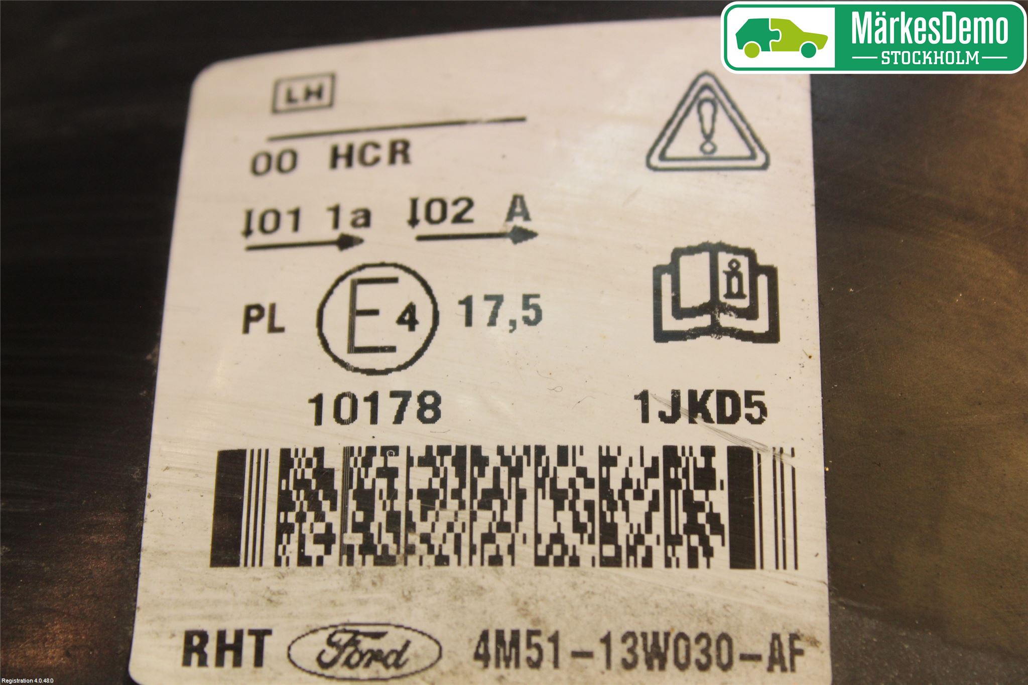 Ford FOCUS     04-07 Frontlykt Venstre
