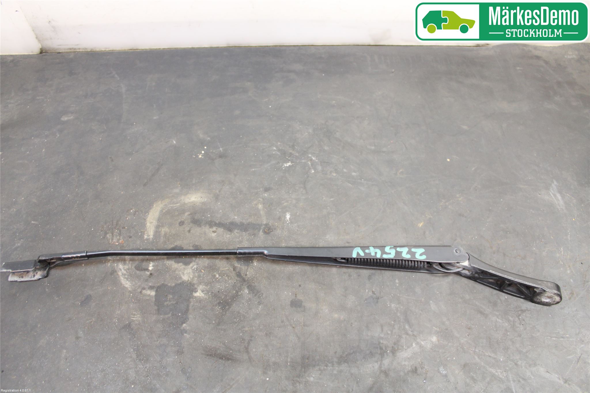 Volkswagen VW CADDY      04-10 Viskerarm-Armer Frontrute