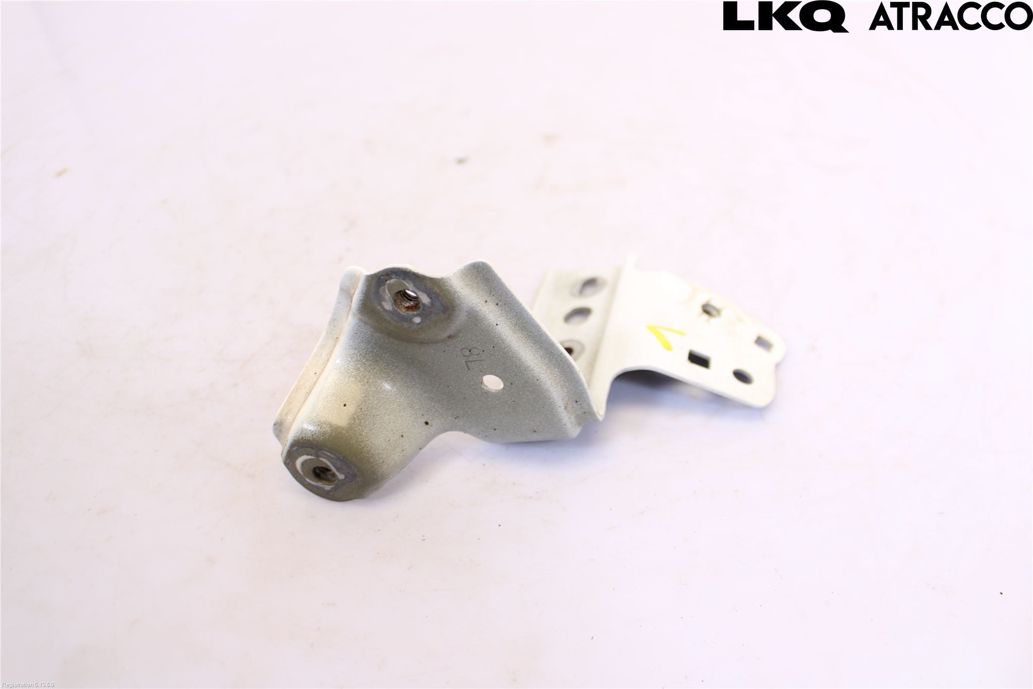Toyota YARIS XP130 15-20 Frontskjermfeste Venstre