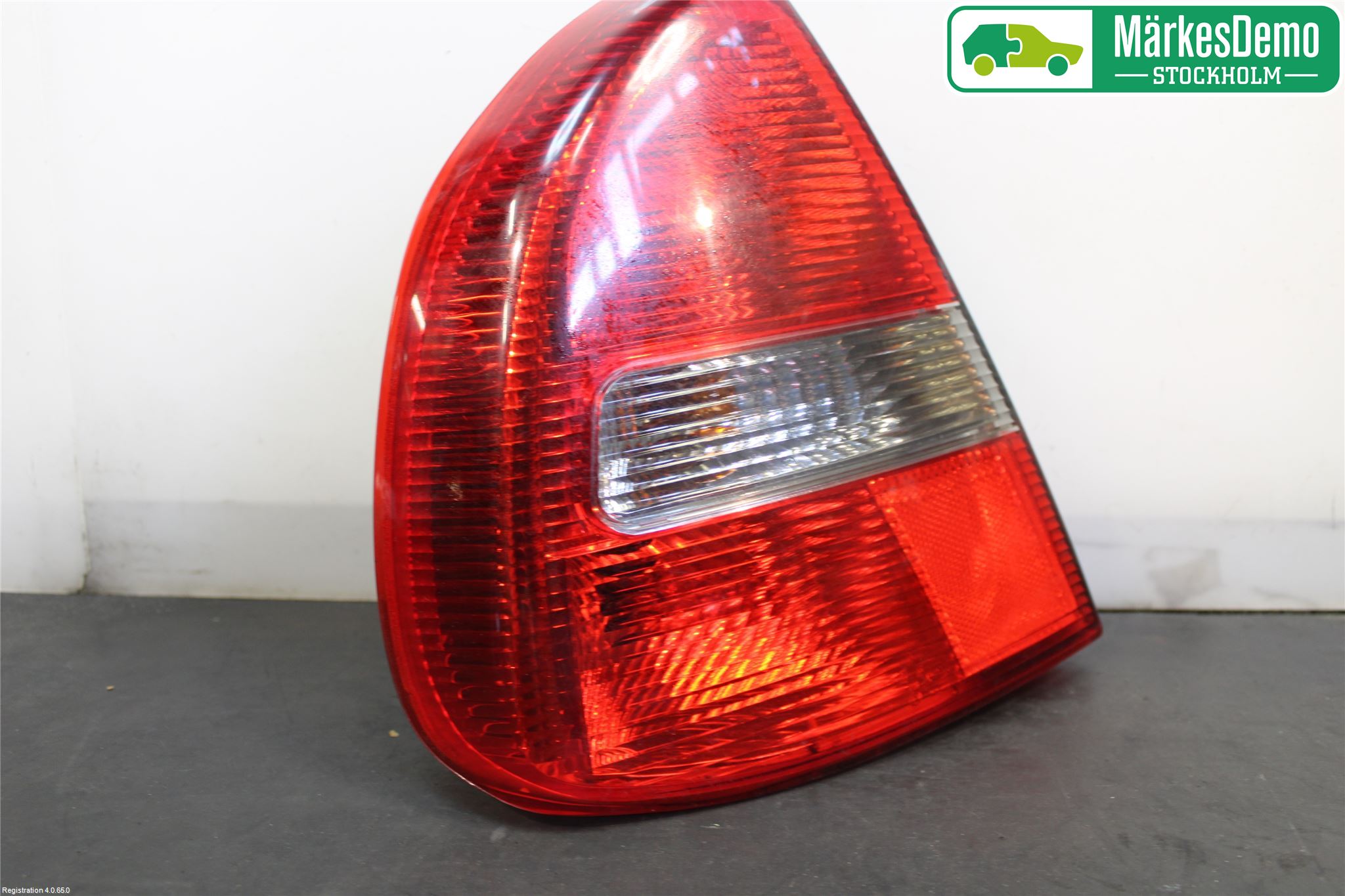Mitsubishi CARISMA 00-04 Baklykt Venstre