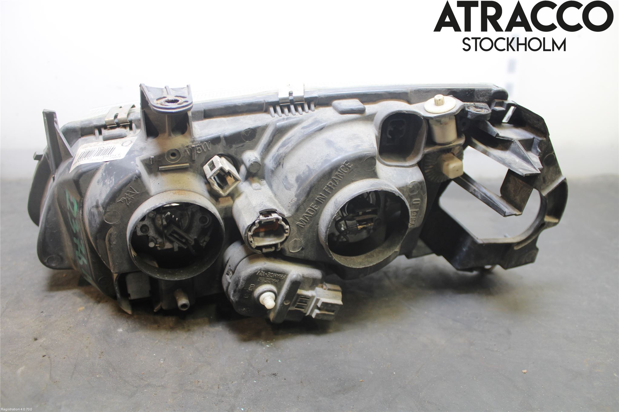 Nissan ALMERA    00-06 Frontlykt Høyre