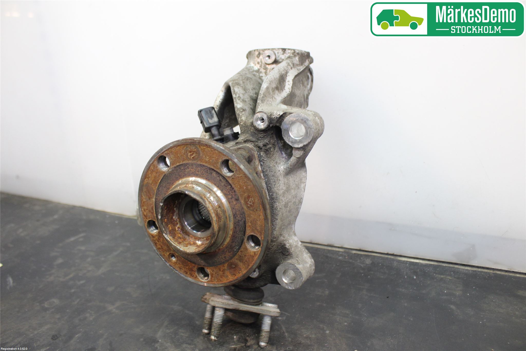 Volkswagen VW PASSAT 15-19 Spindel Hf