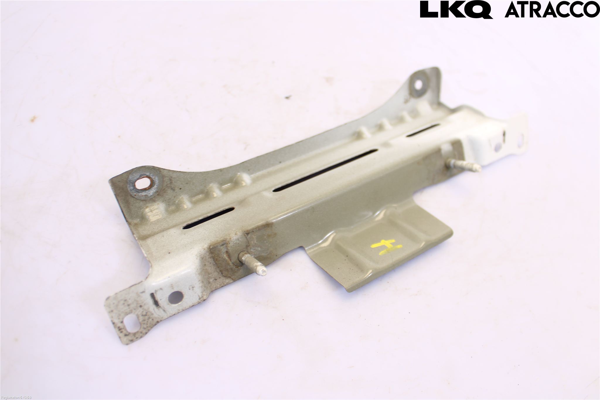 Toyota YARIS XP130 15-20 Frontplate