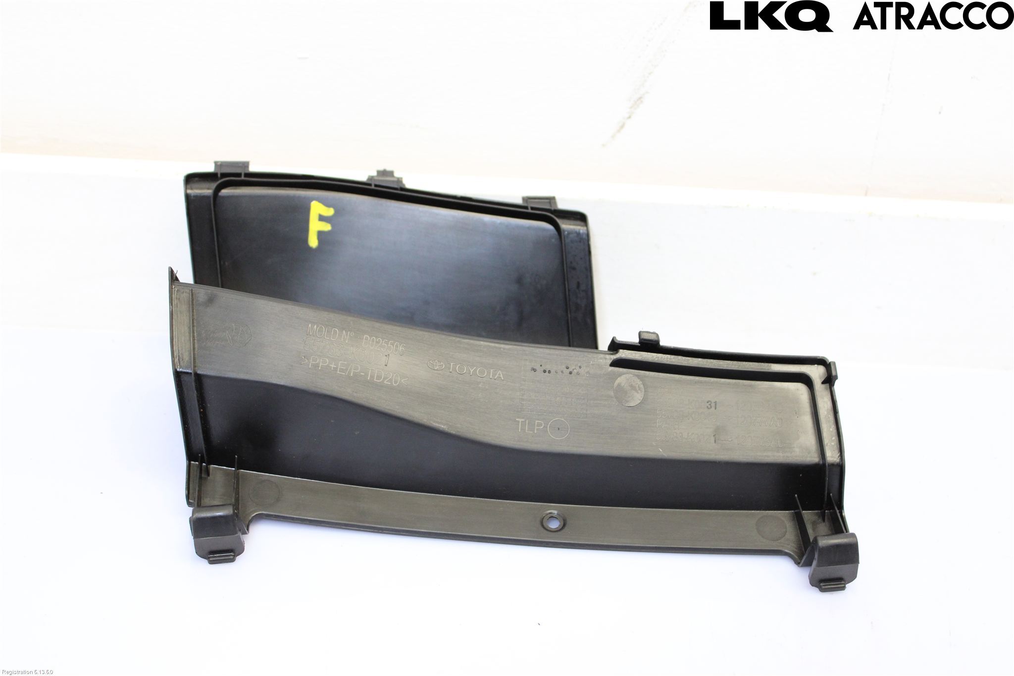 Toyota YARIS XP21 20- Visker Deksel-Grill-Under Frr