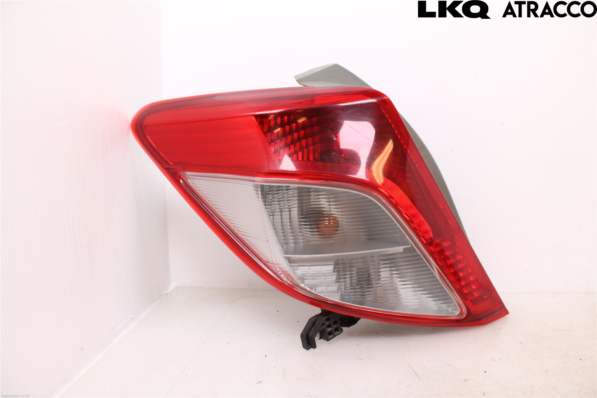 Toyota YARIS XP130 12-14 Baklykt Venstre