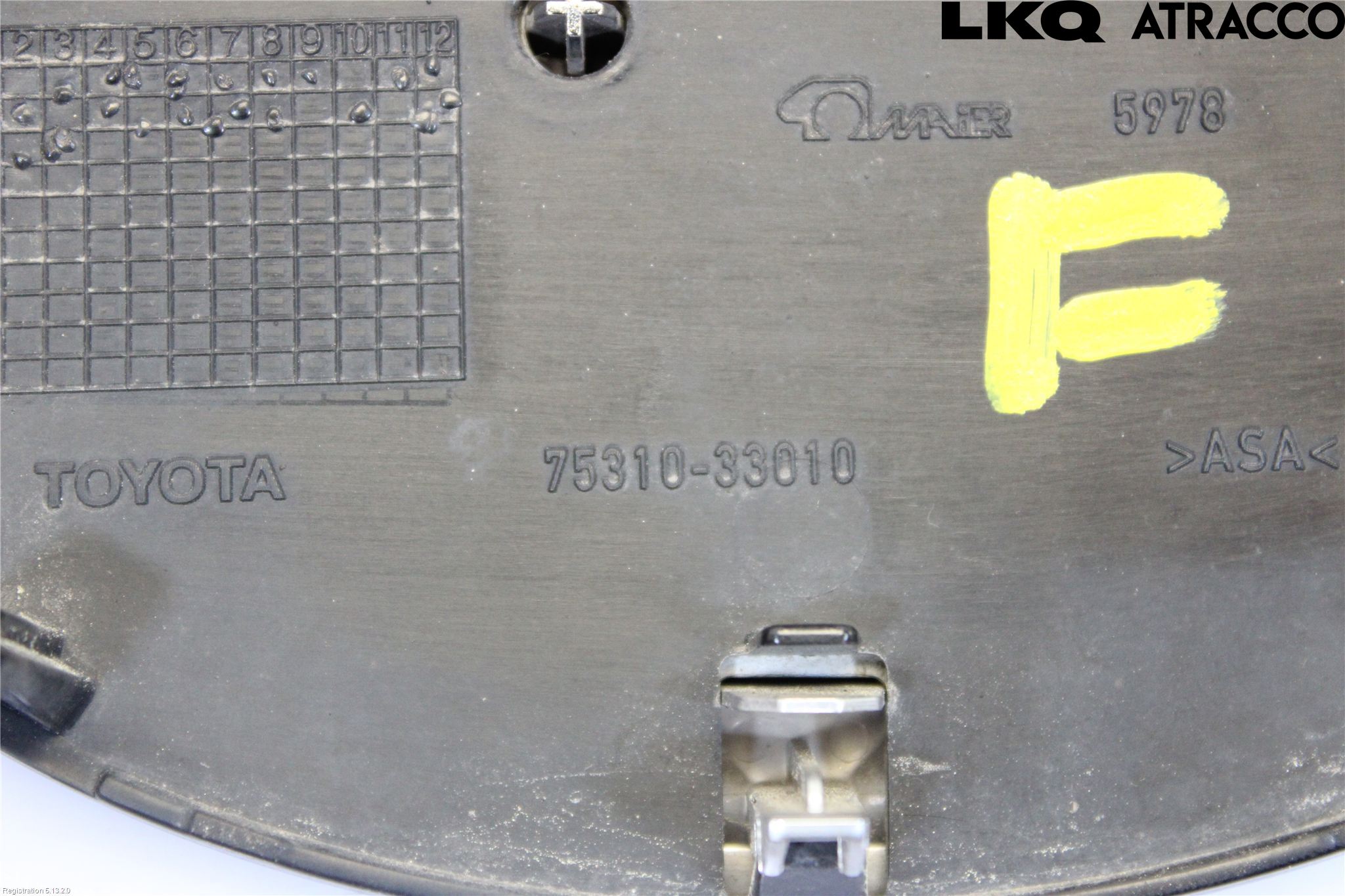 Toyota AURIS 13-19 Emblem