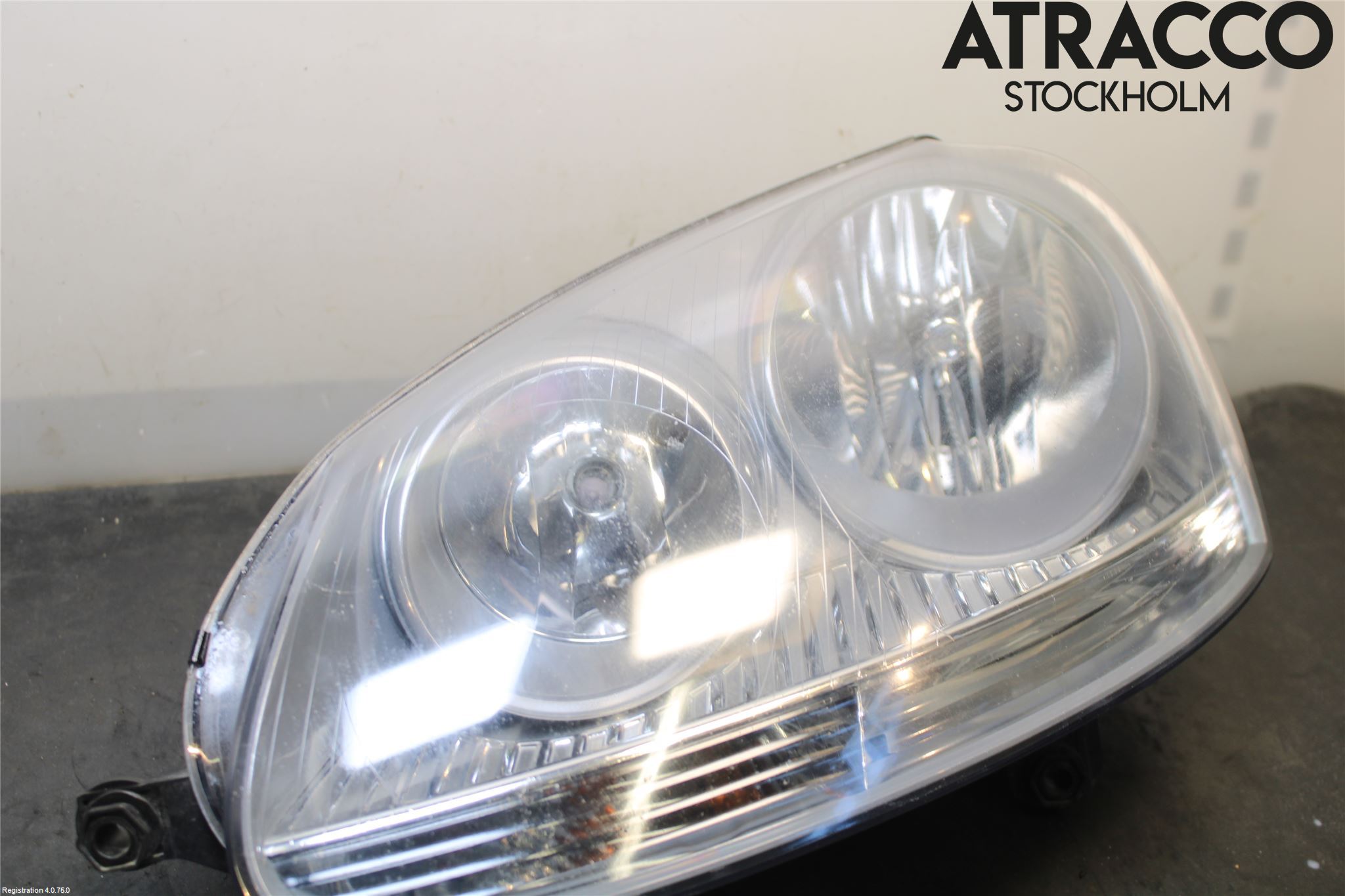 Volkswagen VW GOLF V 04-09 Frontlykt Venstre