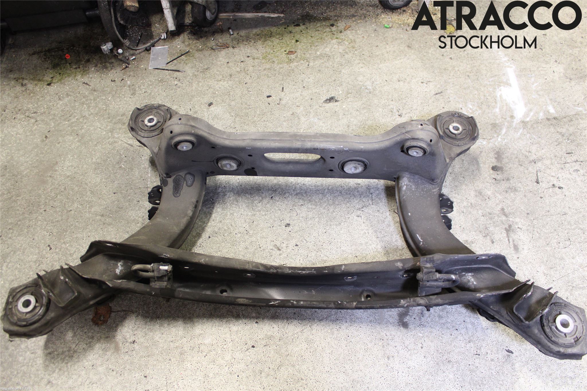 Mercedes-Benz MB E-KLASS (W213) 16-23 Bakaksel Feste Travers-Ramme
