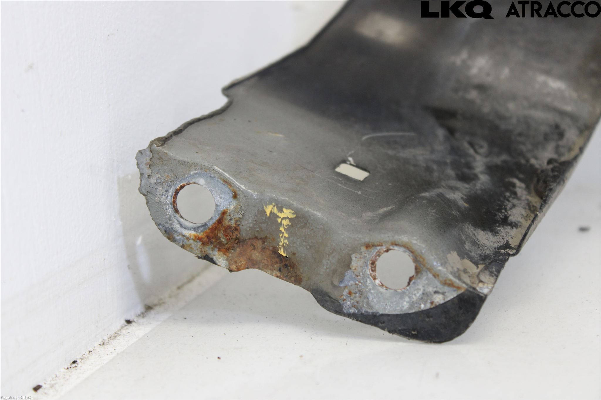 Nissan QASHQAI+2  08-10 Skjerm Foran Venstre