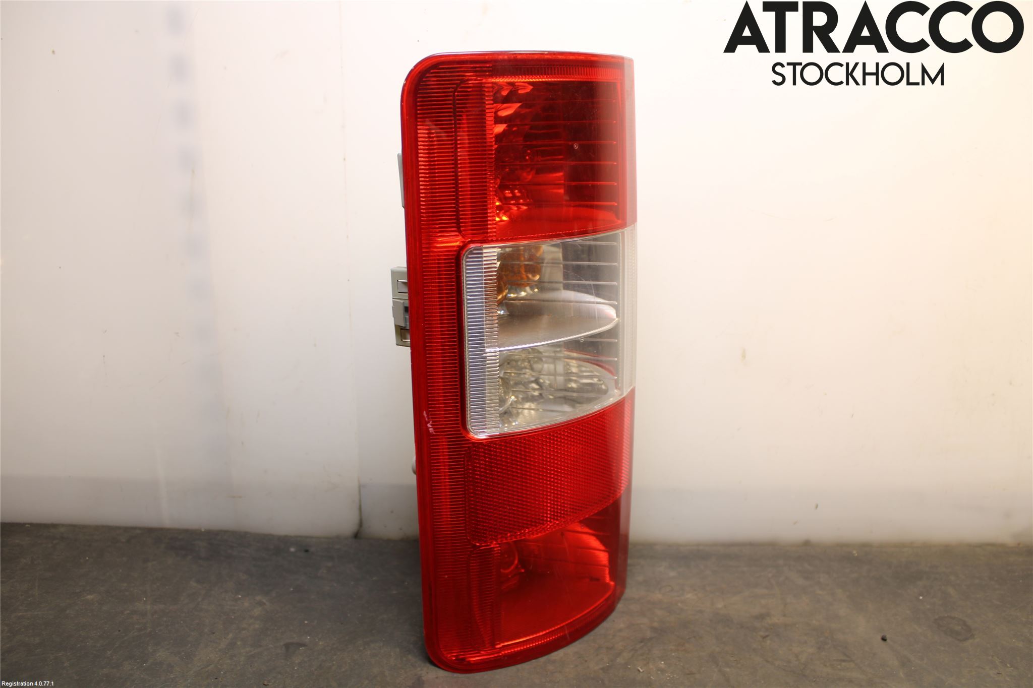Ford TRANSIT CONNECT 03-08 Baklykt Venstre