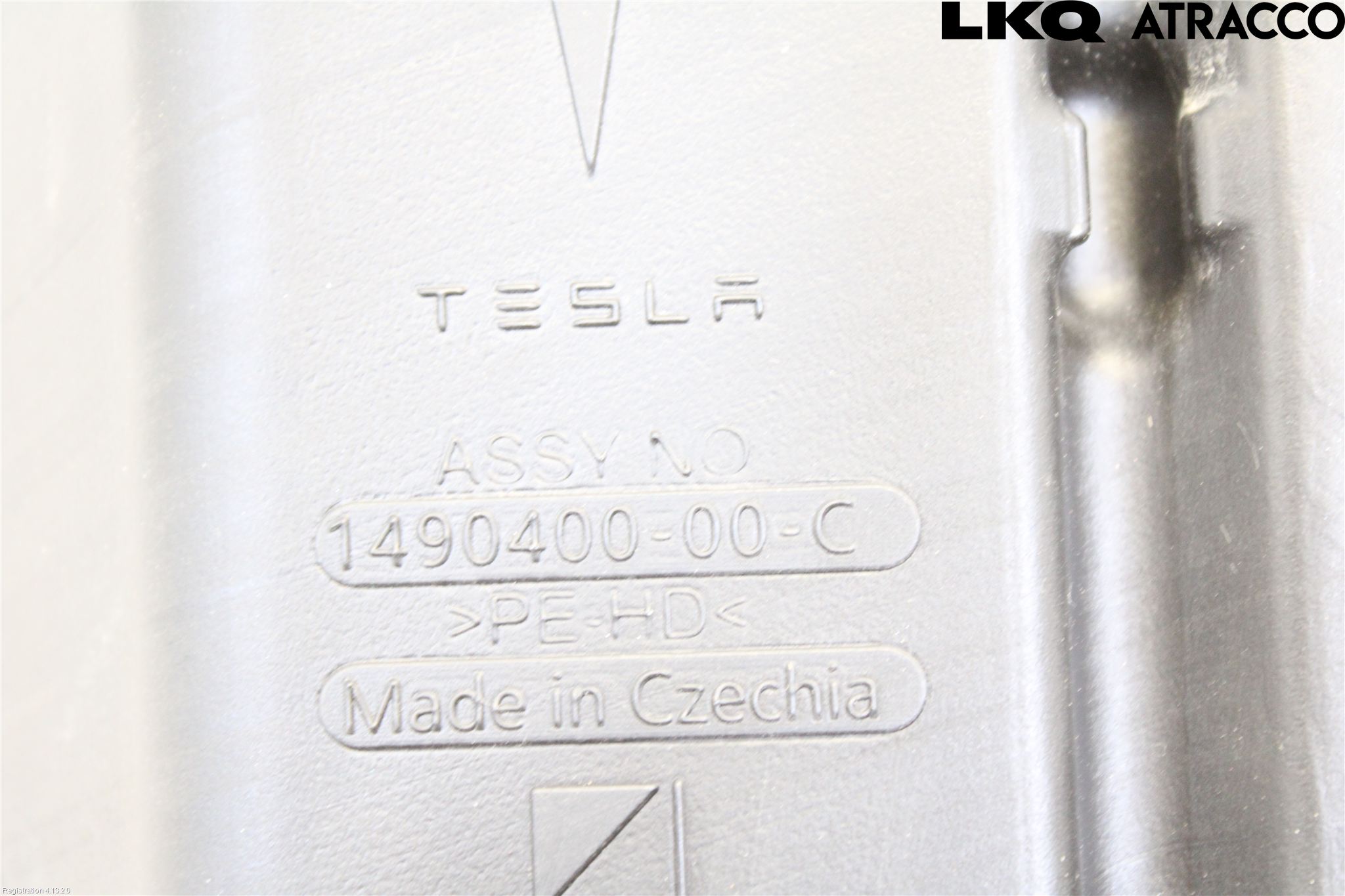 Tesla MODEL Y 21- Spylerbeholder Frontrute