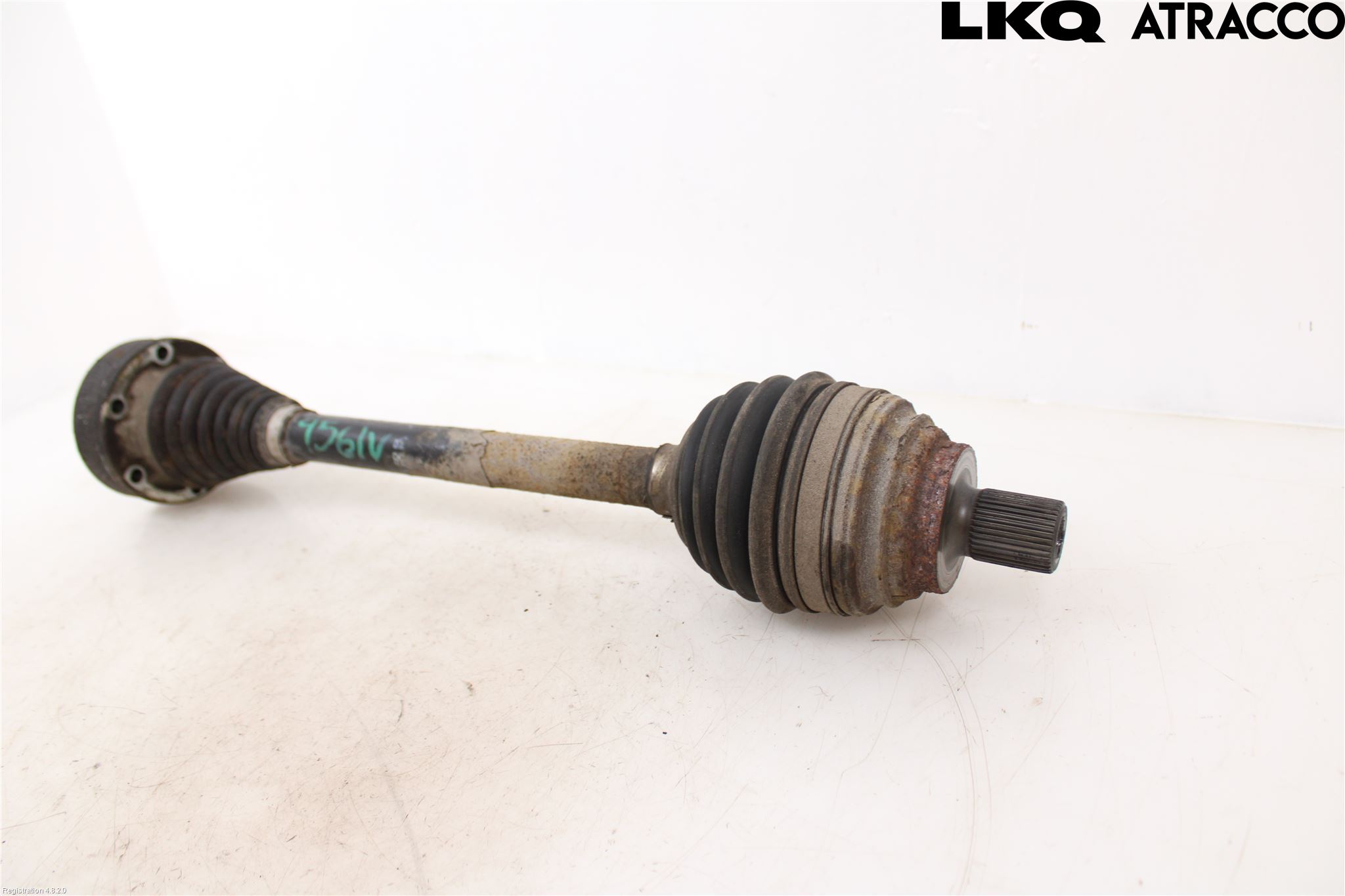 Volkswagen VW PASSAT 11-14 Drivaksel Foran Kompl Venstre