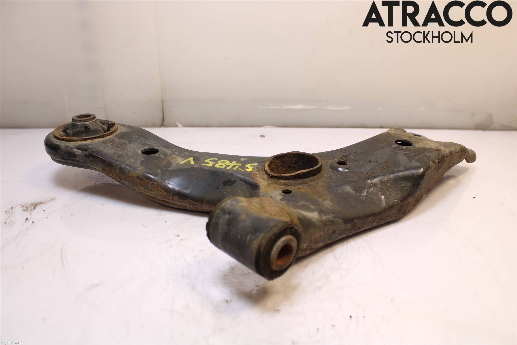 Toyota AURIS 13-19 Bærearm Foran Venstre Nedre