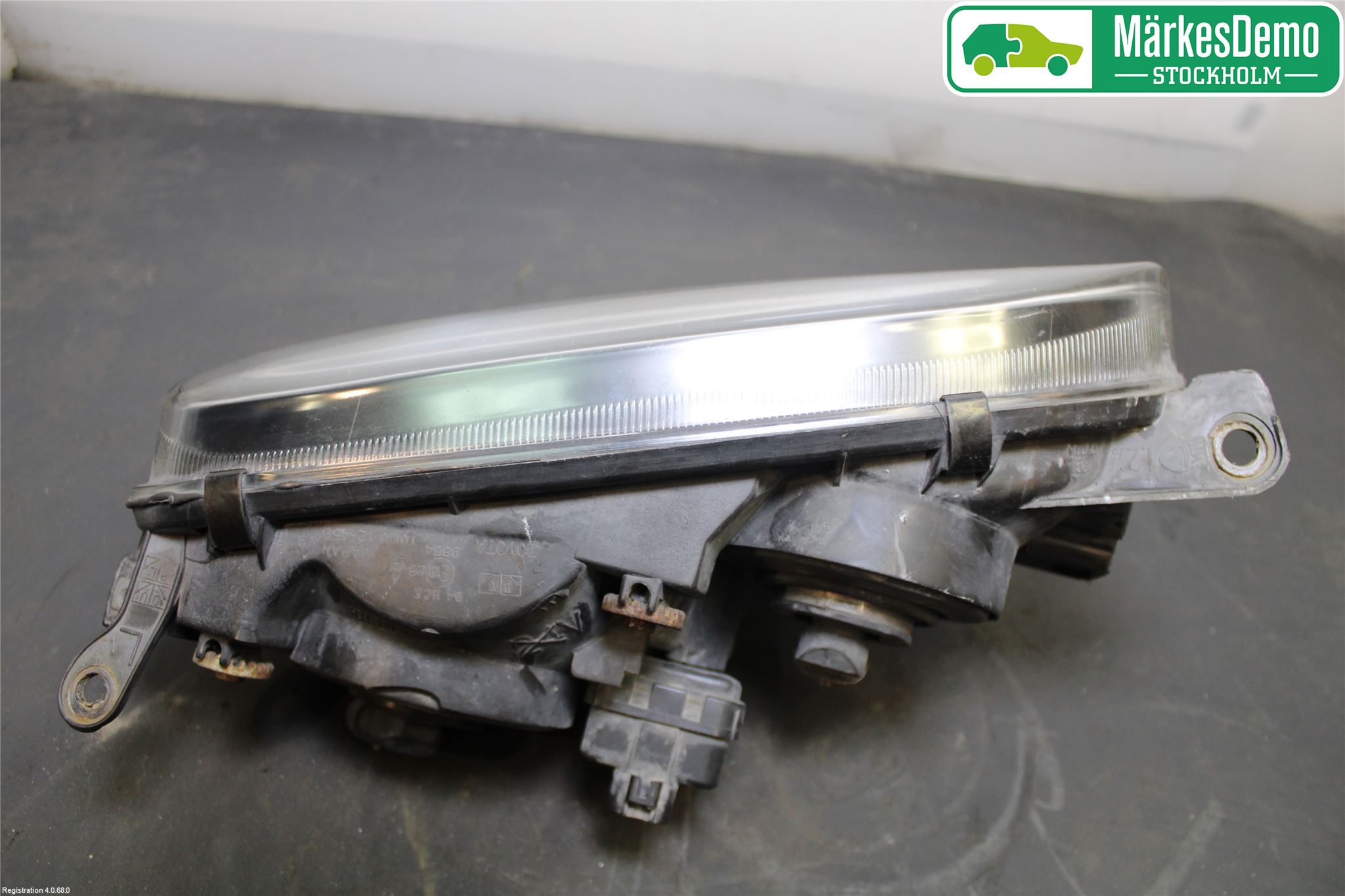 Toyota COROLLA 98-01 Frontlykt Venstre