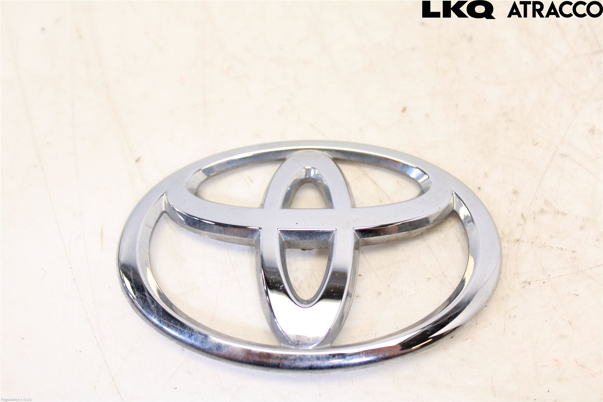 Toyota COROLLA CROSS XG10 22- Emblem