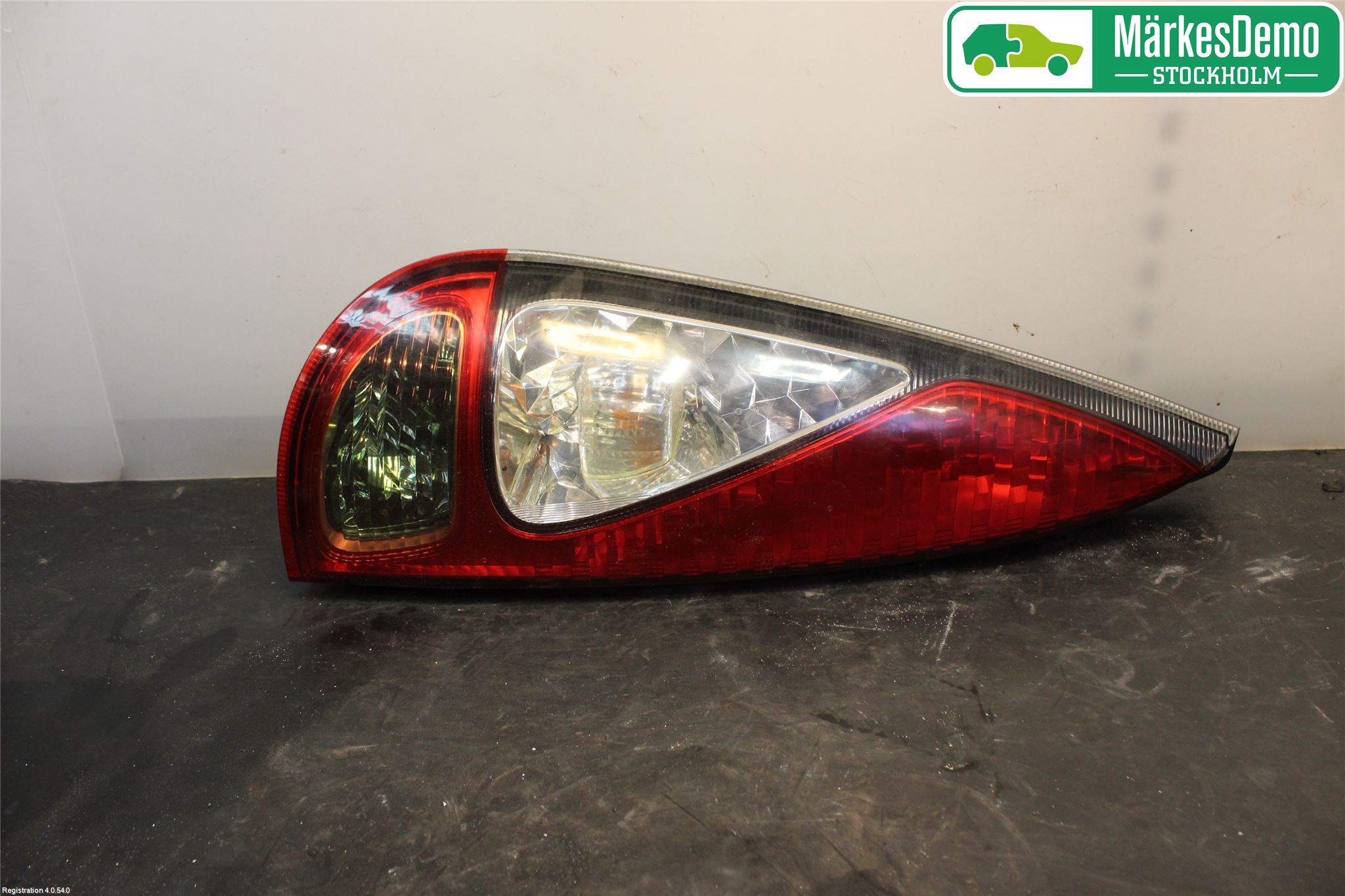 Toyota YARIS VERSO P1 00-05 Baklykt Venstre