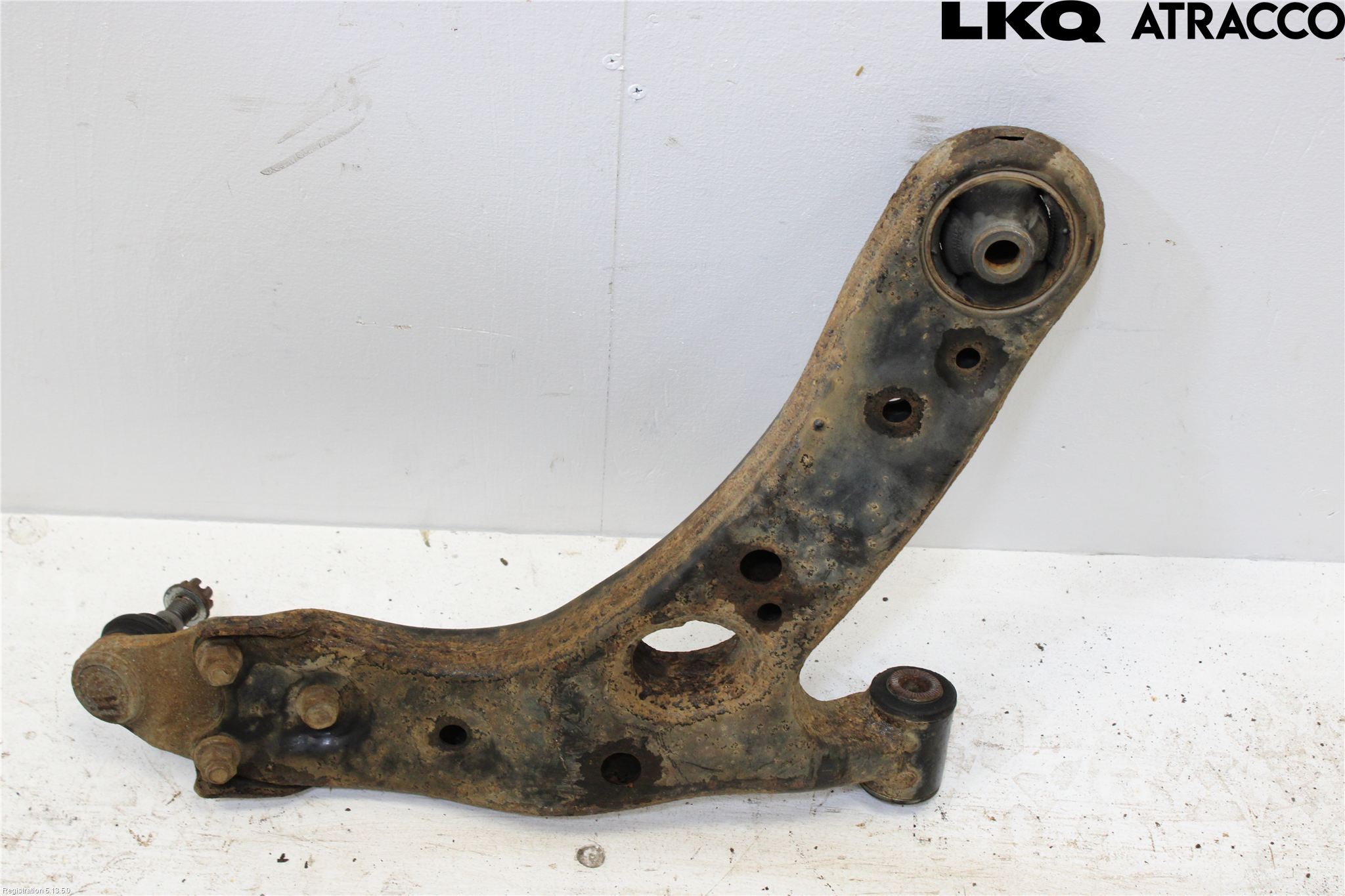 Toyota AVENSIS 16-18 Bærearm Foran Venstre Nedre