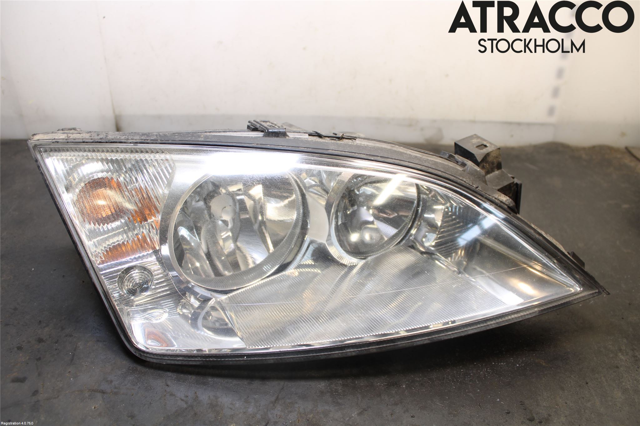 Ford MONDEO     01-06 Frontlykt Høyre