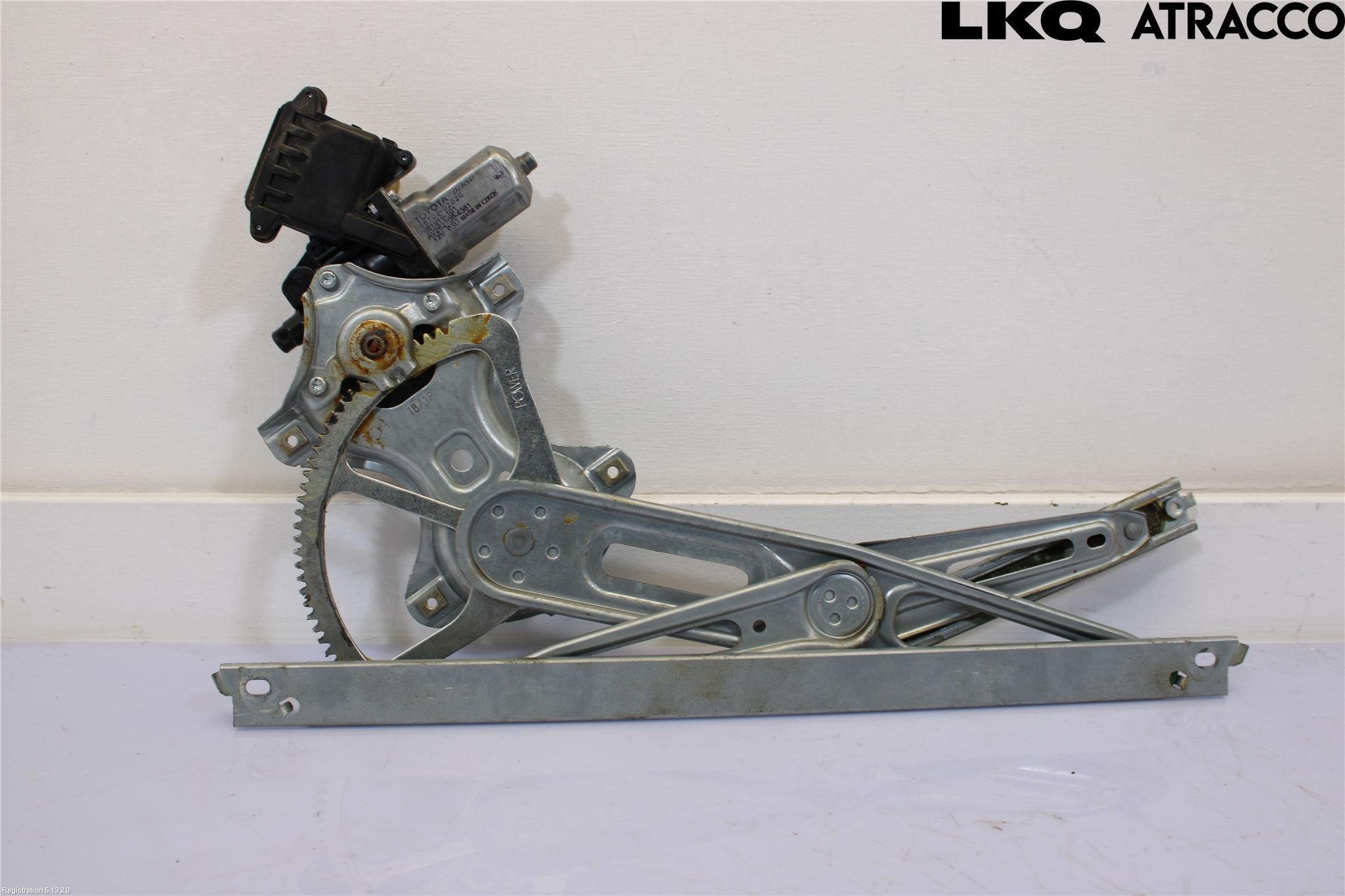 Toyota AURIS 13-19 Vindusheis El Komp