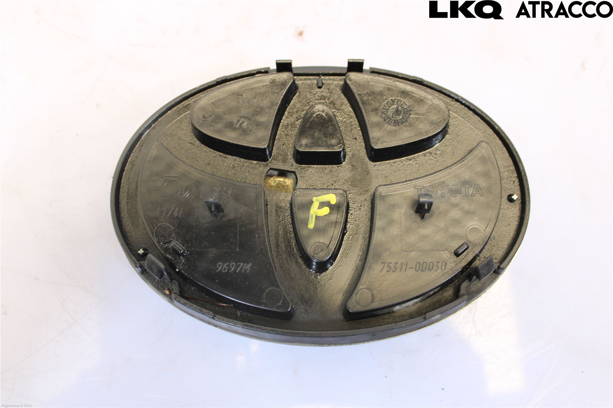 Toyota YARIS XP90 06-11 Emblem