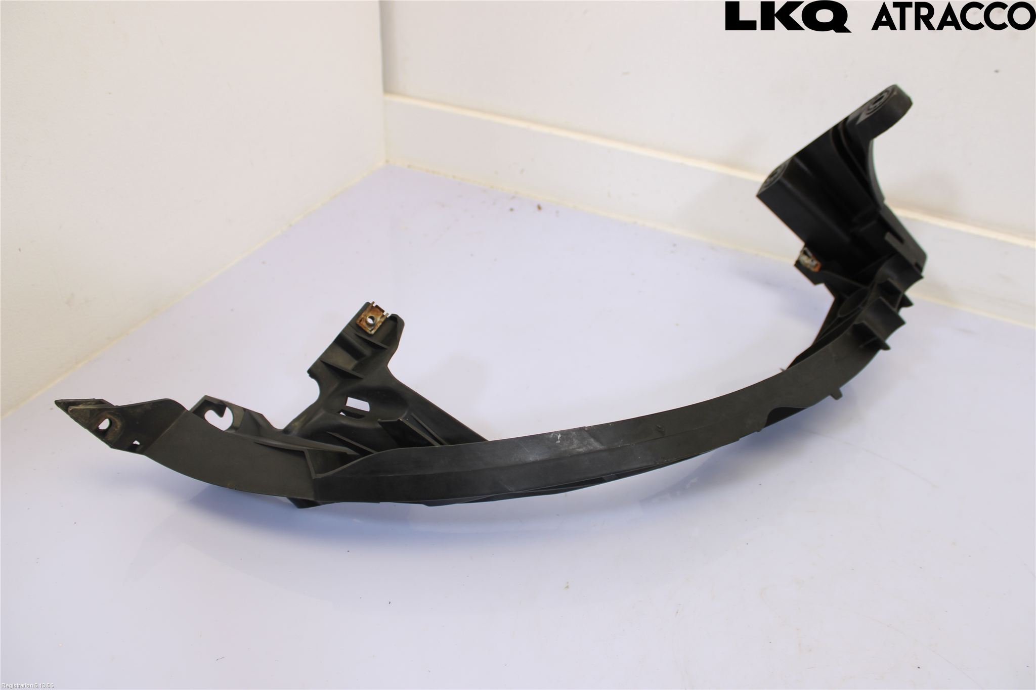 BMW 1 E87/81 5D/3D 03-11 Frontlykt Ramme V Lyktering
