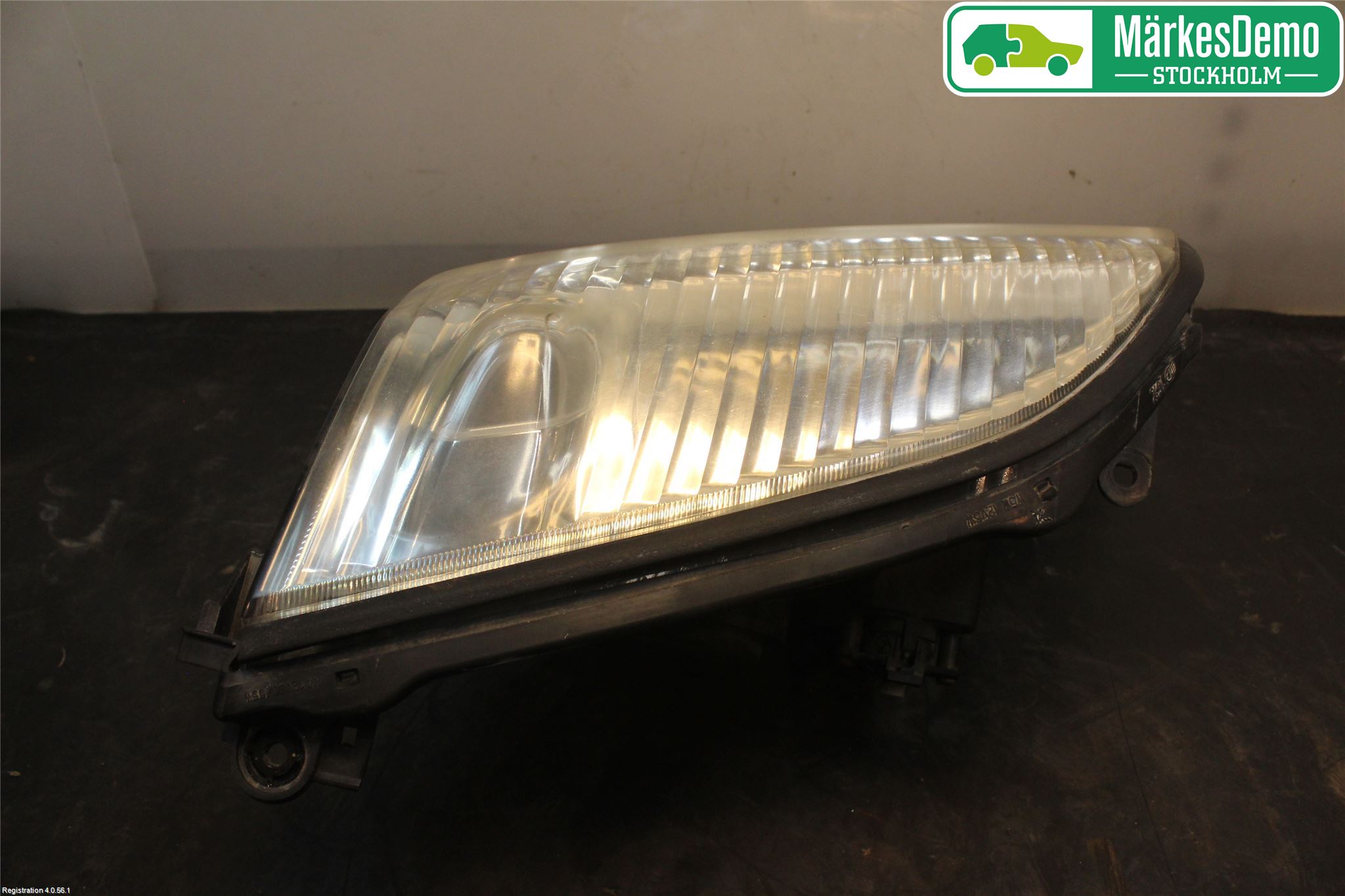 Nissan X-TRAIL     01-07 Frontlykt Venstre