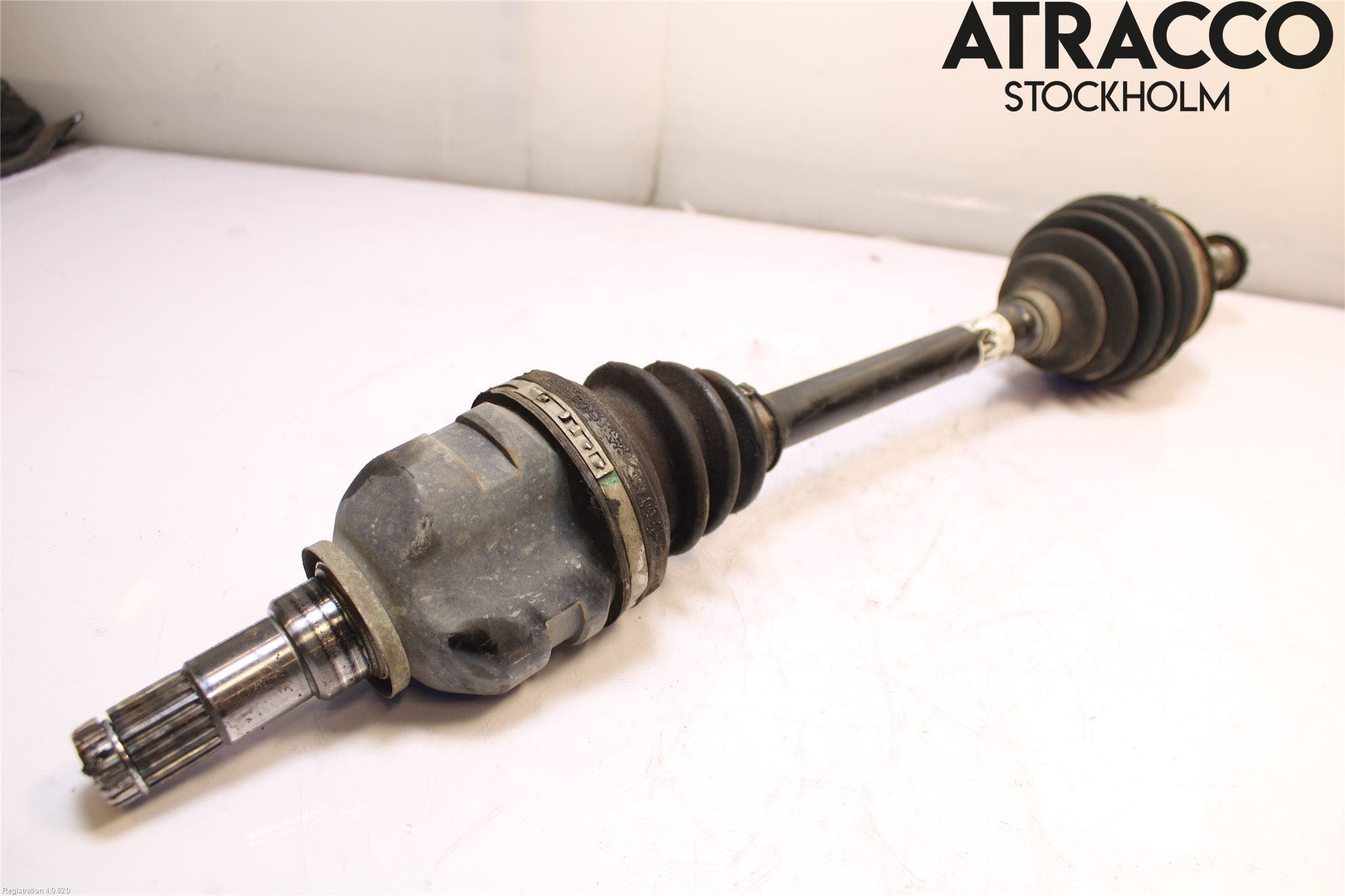 Toyota YARIS XP130 15-20 Drivaksel Foran Kompl Venstre