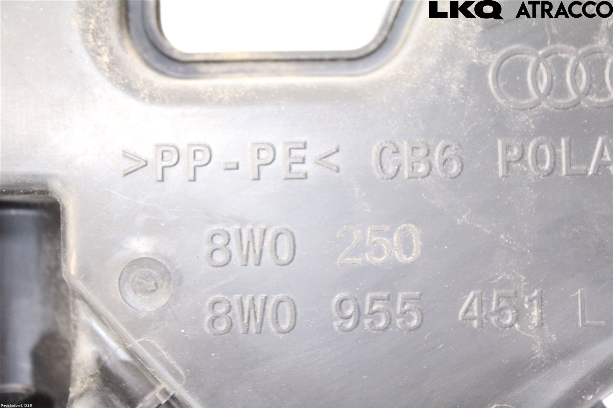 Audi A4/S4 B9 16-19 Spylerbeholder Frontrute-Lykte