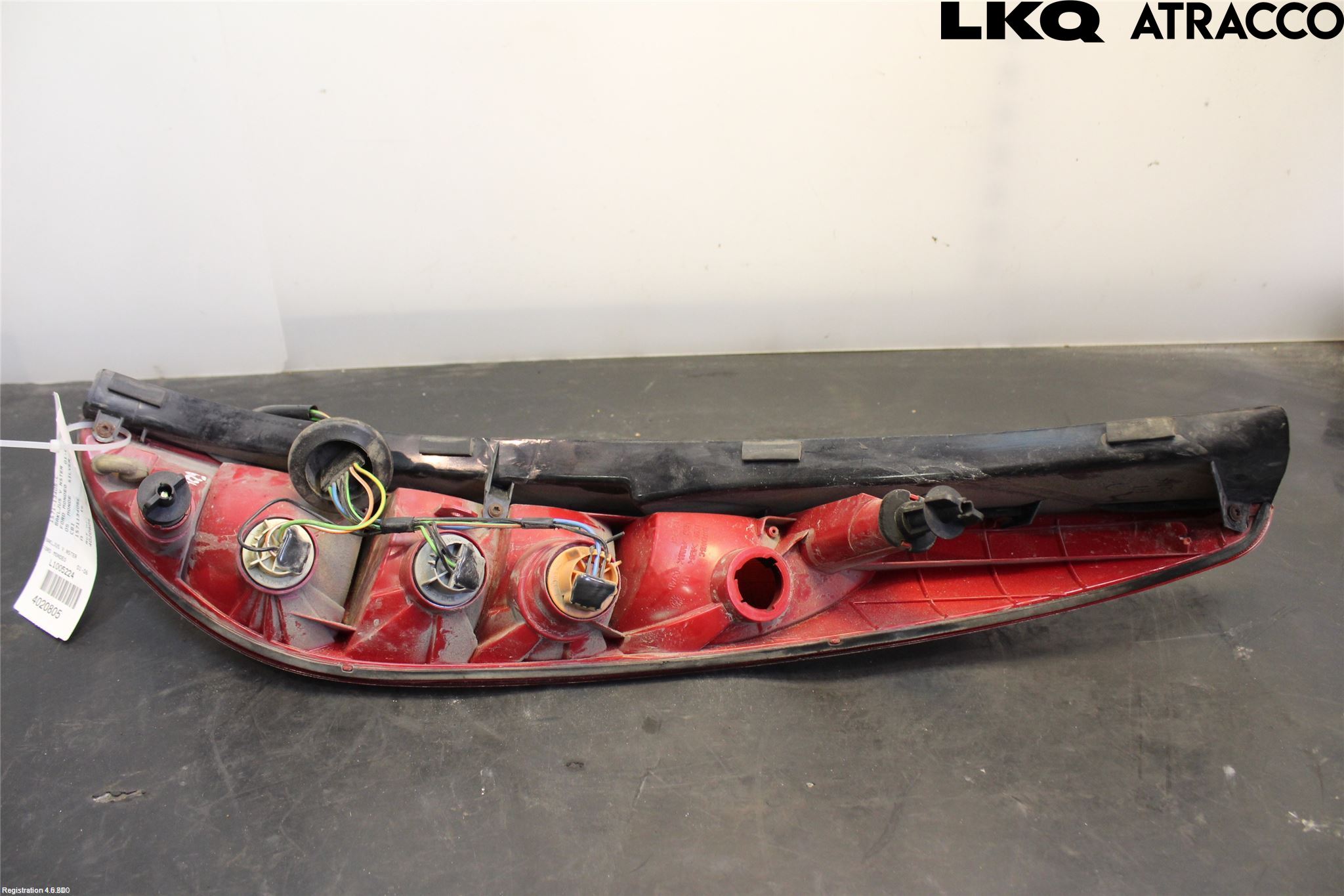 Ford MONDEO     01-06 Baklykt Venstre