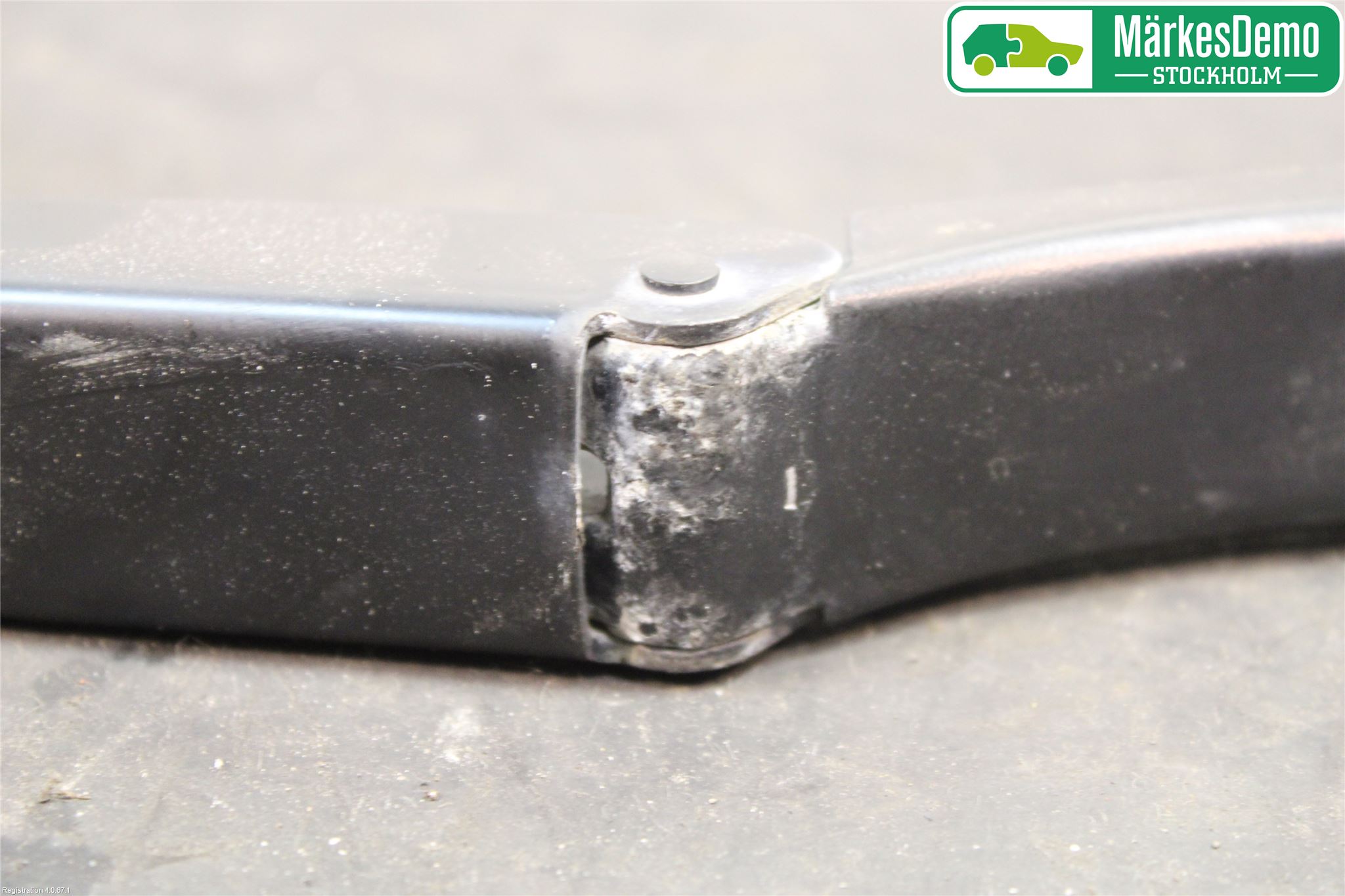 Volkswagen VW CADDY      04-10 Viskerarm-Armer Frontrute