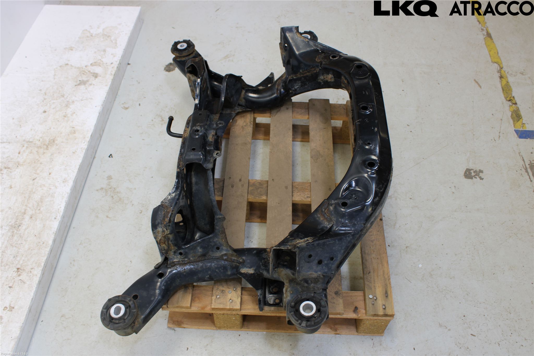 Toyota RAV4 19- Bakaksel Feste Travers-Ramme