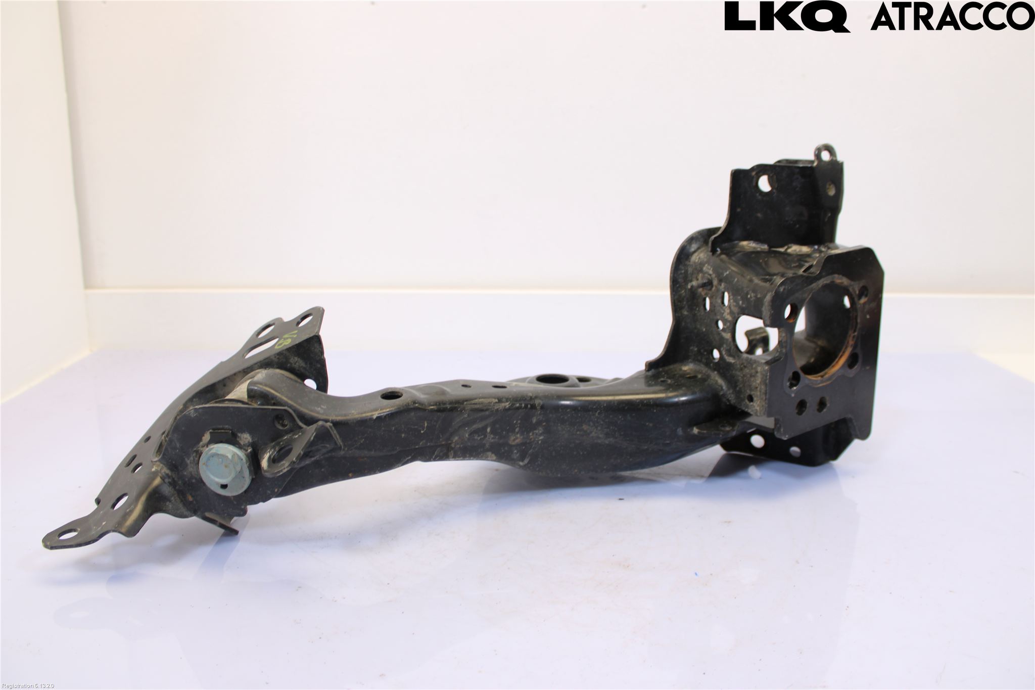 Toyota YARIS CROSS XP21 21- Spindel Vb