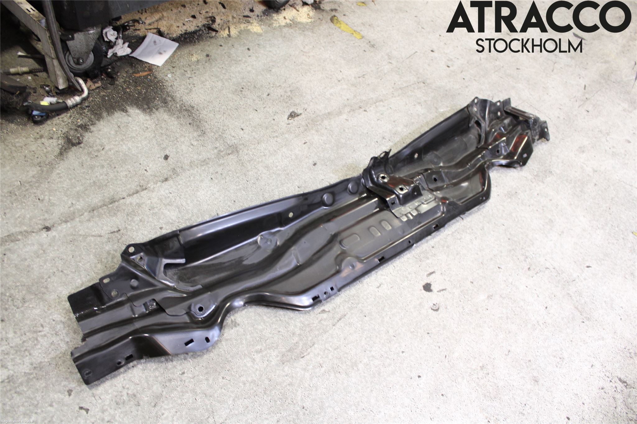 Toyota AURIS 13-19 Visker Deksel-Grill-Under Frr