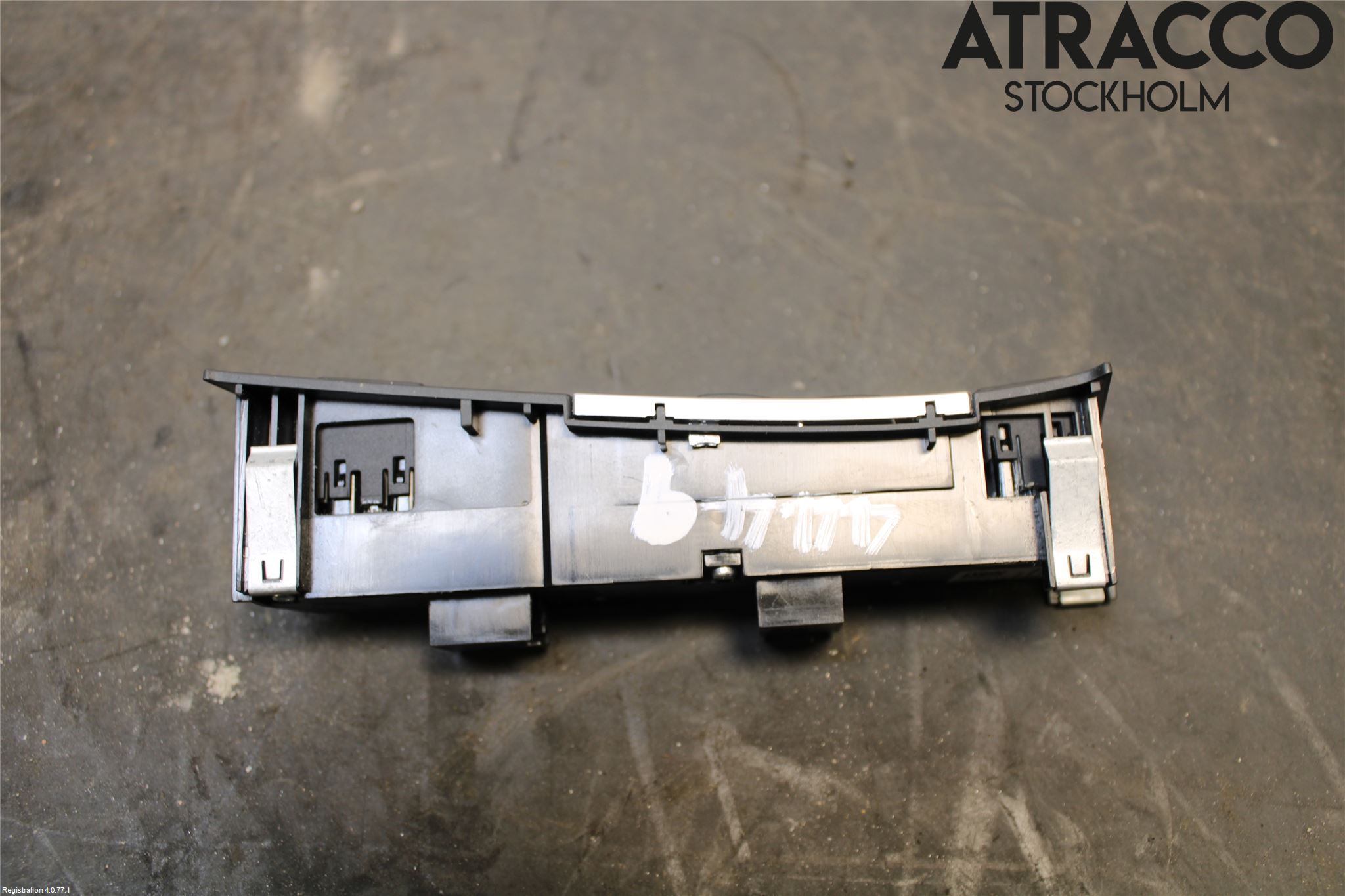 BMW 5 F10/F11/F18 09-17 Strömställare Antisladd