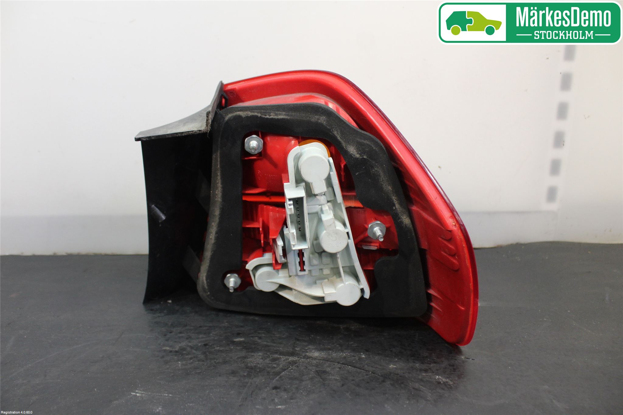 BMW 3 E90/91 SED/TOU 05-12 Baklykt Venstre