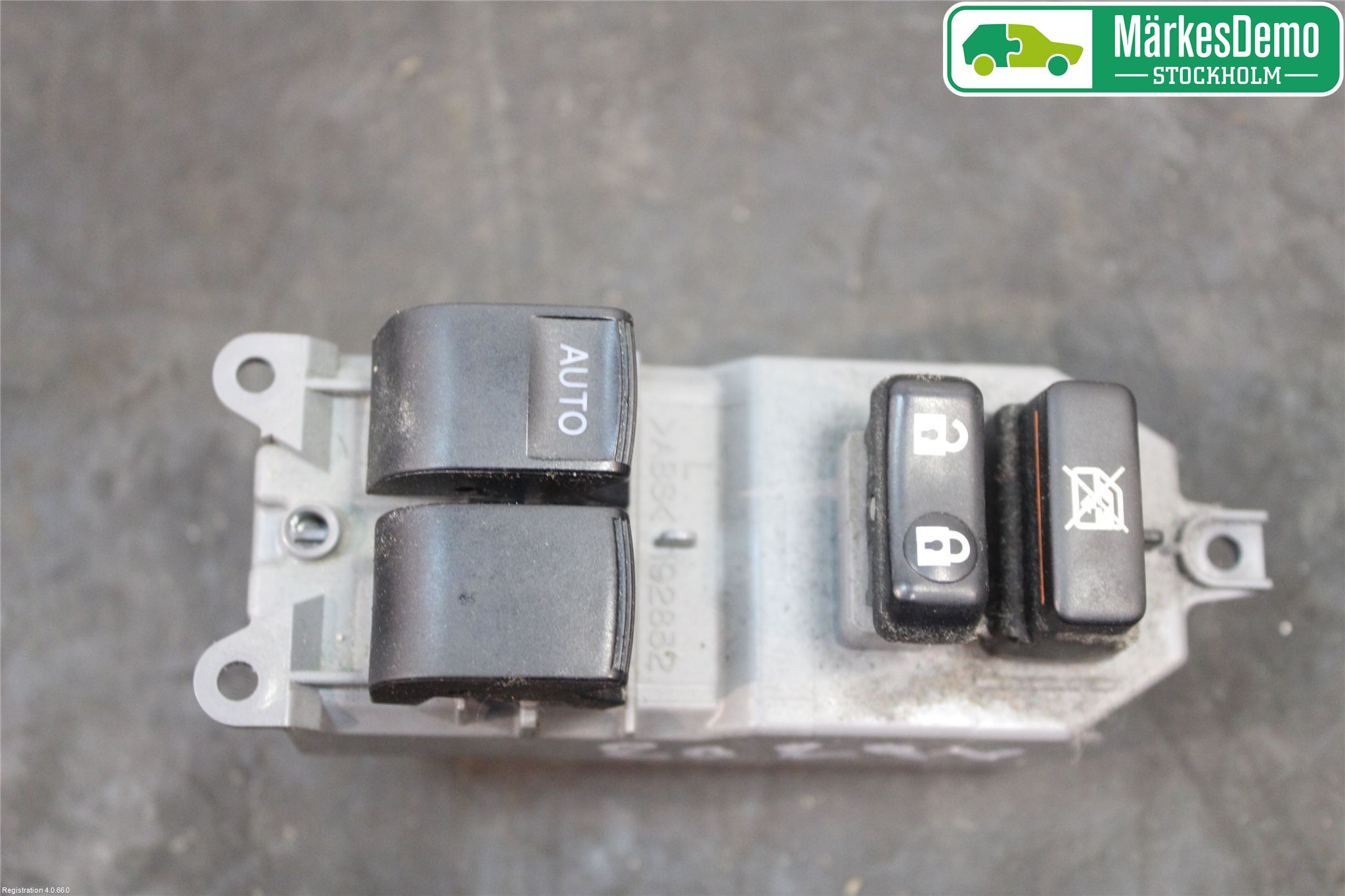Toyota VERSO-S 11-16 Bryter Vindusheis