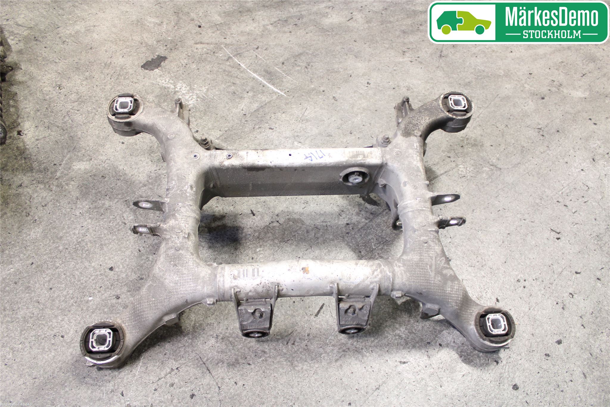 BMW 6 F12/F13 10-18 Bakaksel Feste Travers-Ramme