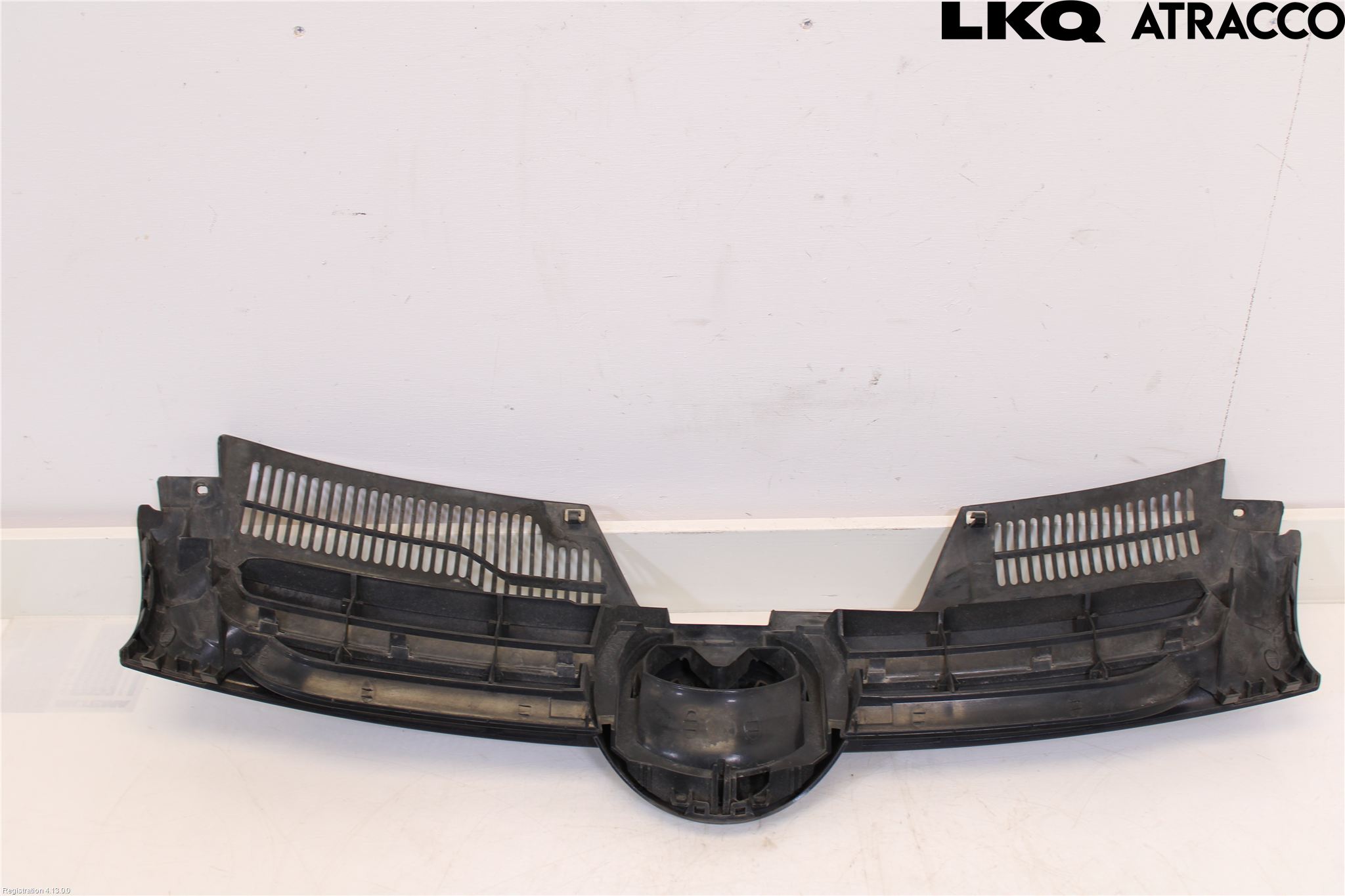 Volkswagen VW GOLF V 04-09 Grill Komplett