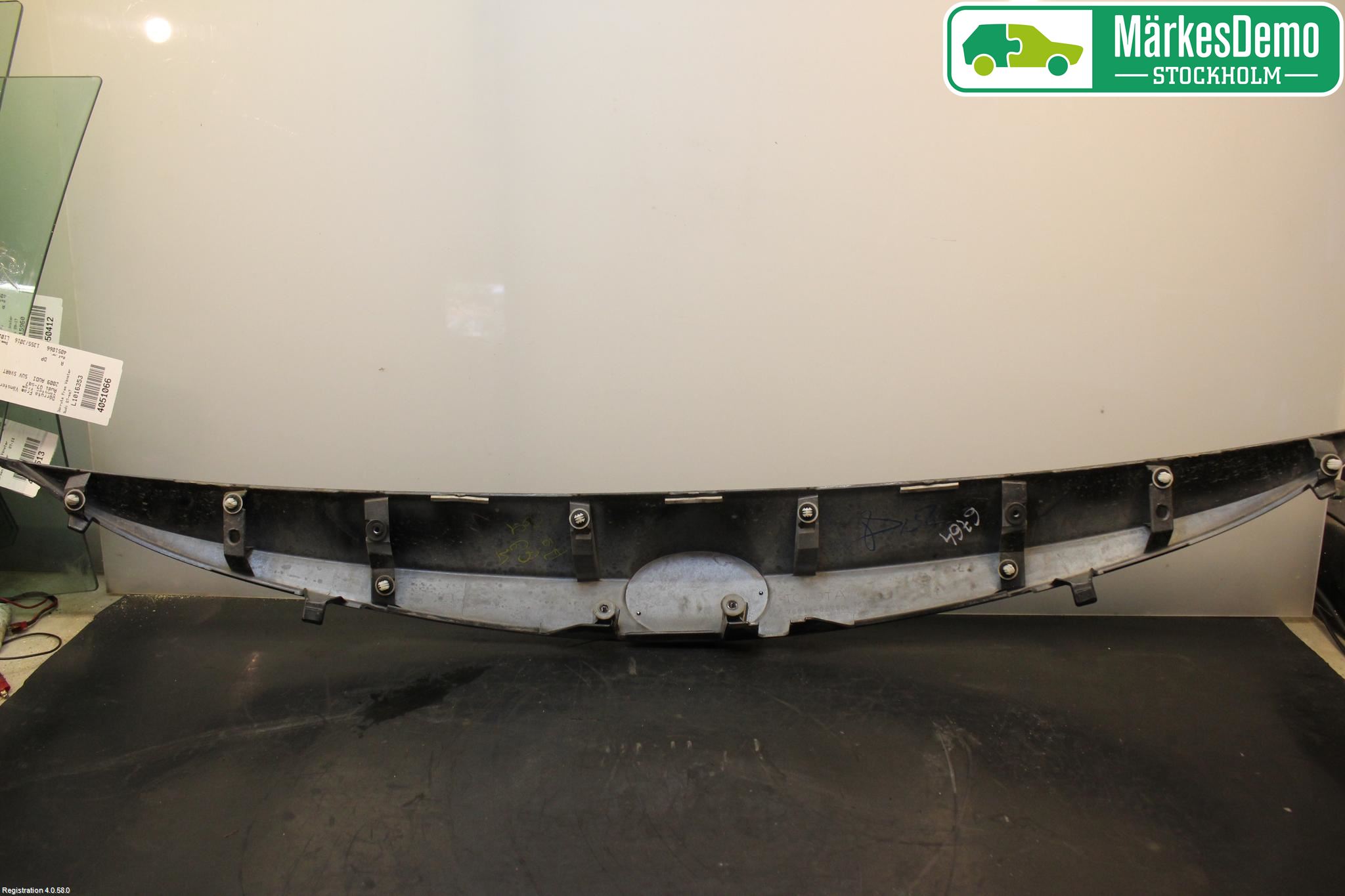 Toyota AURIS 13-19 Refleksplate - Skiltplate