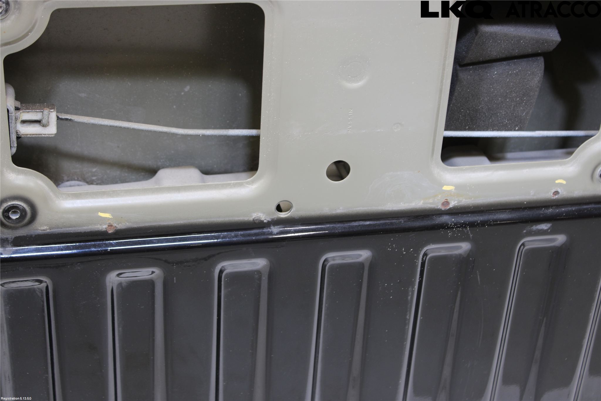 Nissan NAVARA 05-16 Lasteplan Luke Bak